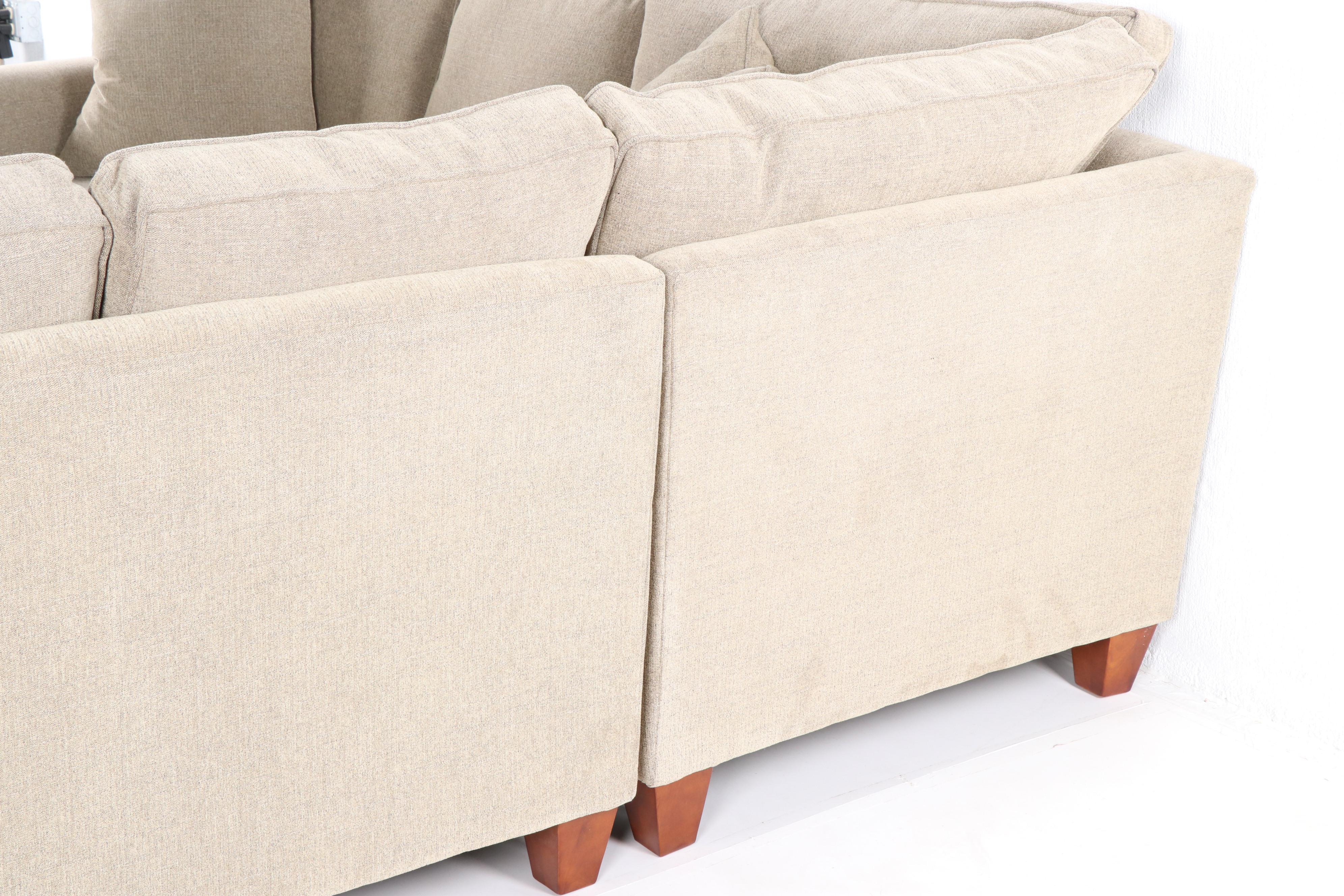 Haverty's Furniture Corey Grey Fabric-Upholstered Sectional Sofa, Contemporary