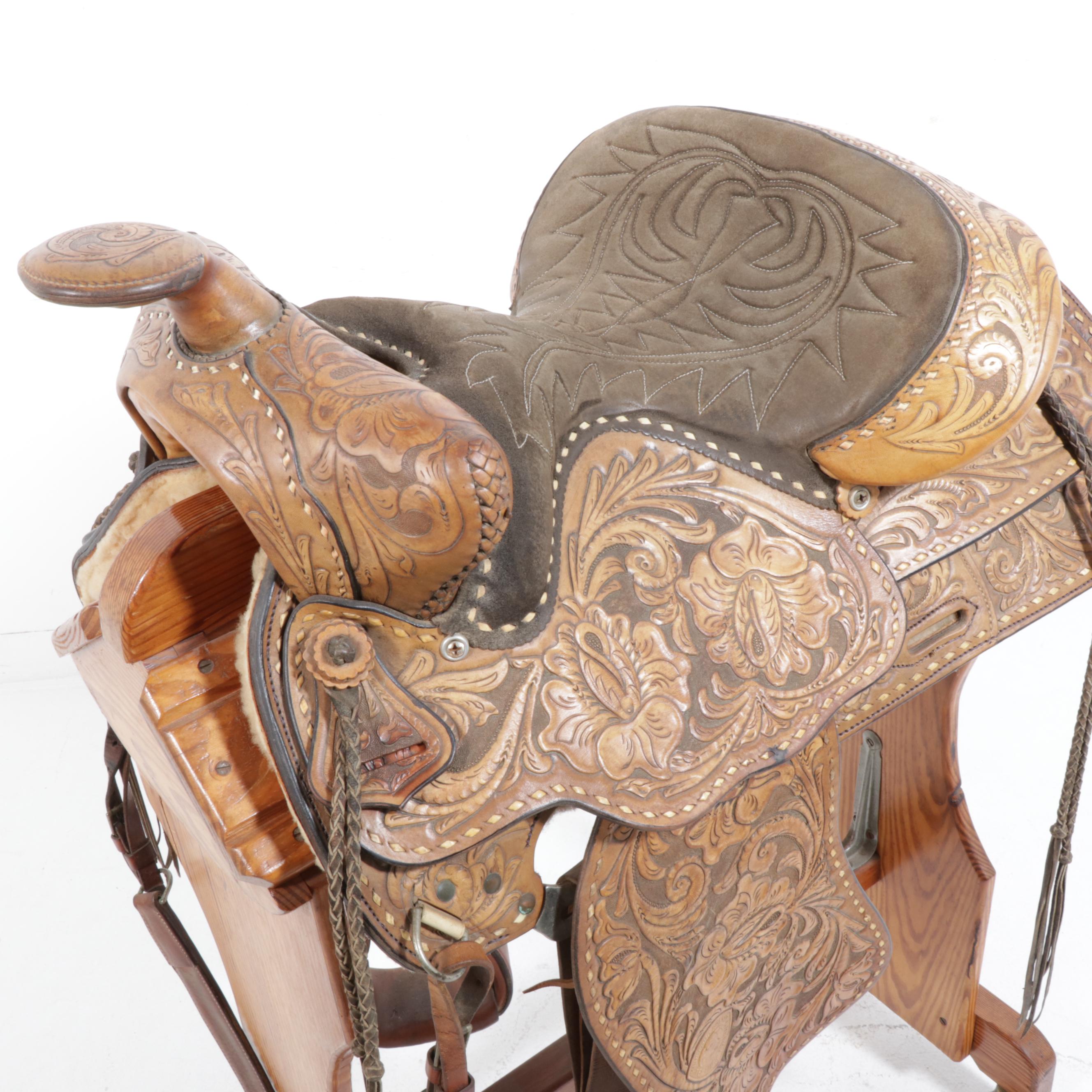 Rolling W Saddlery Western Saddle with Rolling Rack