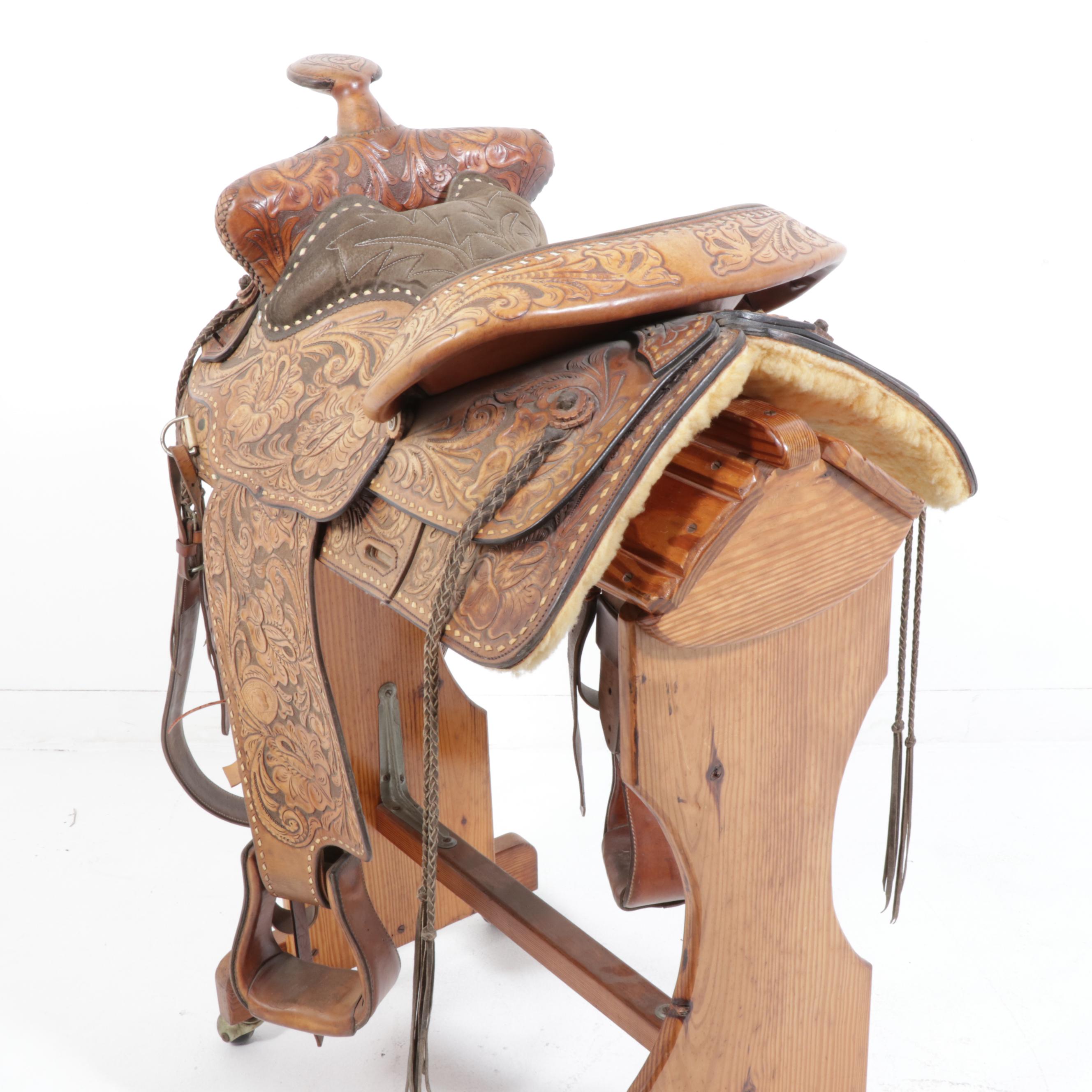 Rolling W Saddlery Western Saddle with Rolling Rack