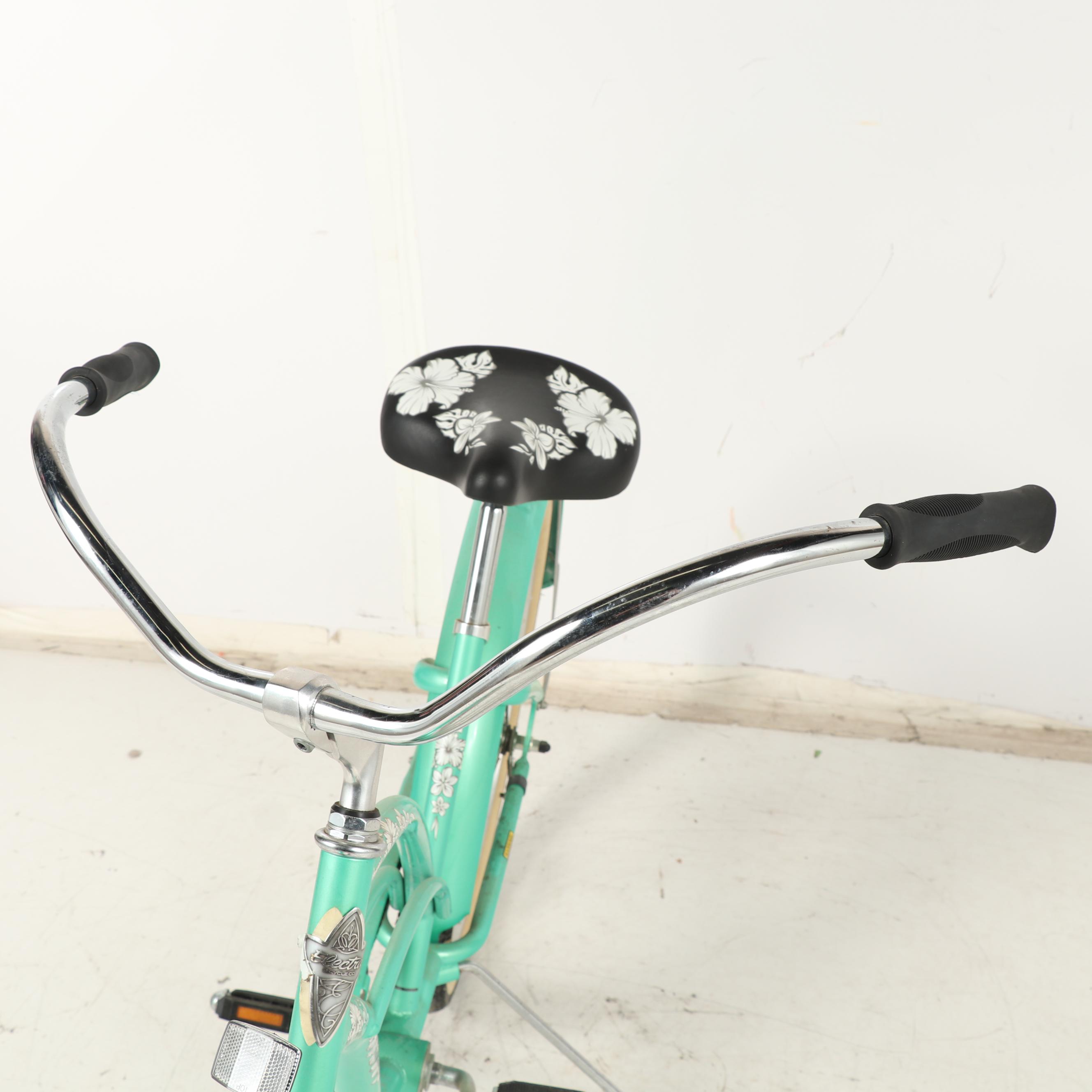 Electra Bicycle Co. "Hawaii 3i" Bicycle in Mint Green, Circa 2011
