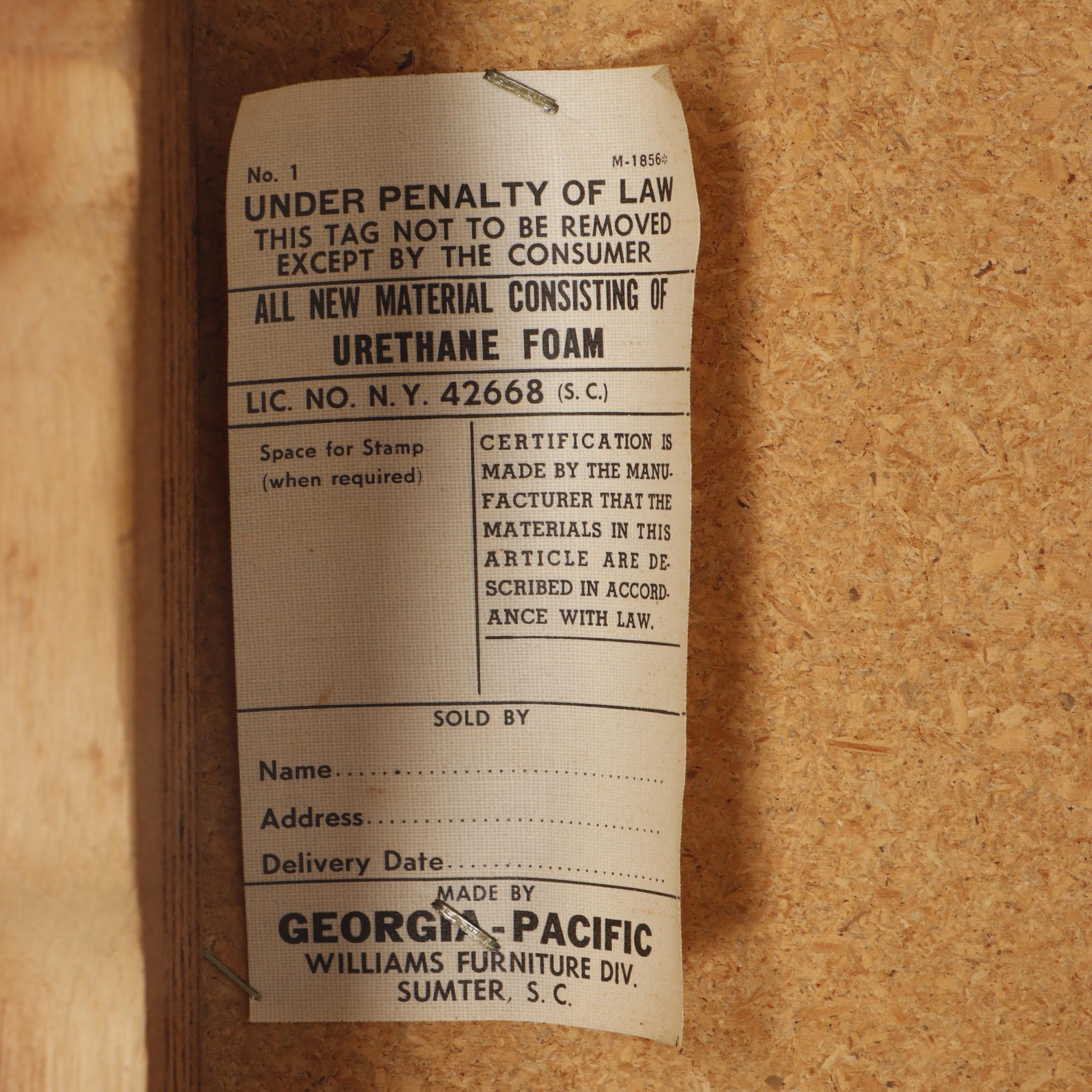 Georgia-Pacific Williams Queen Anne Style Limed Oak Dining Table & Chairs