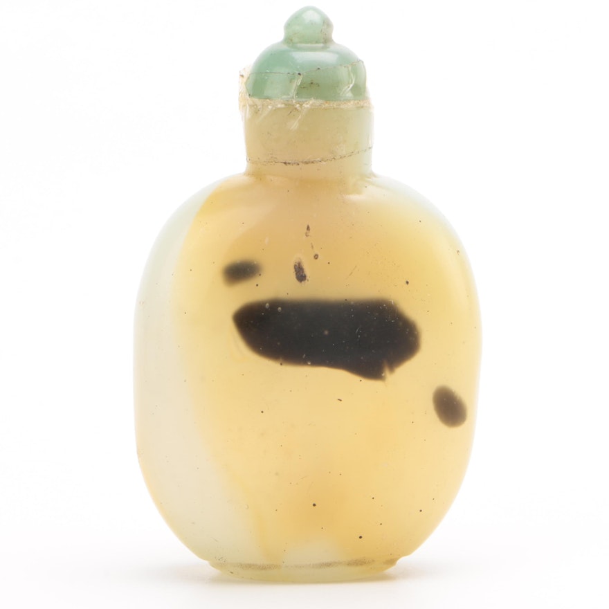 Chinese Glass Snuff Bottle in Agate Design