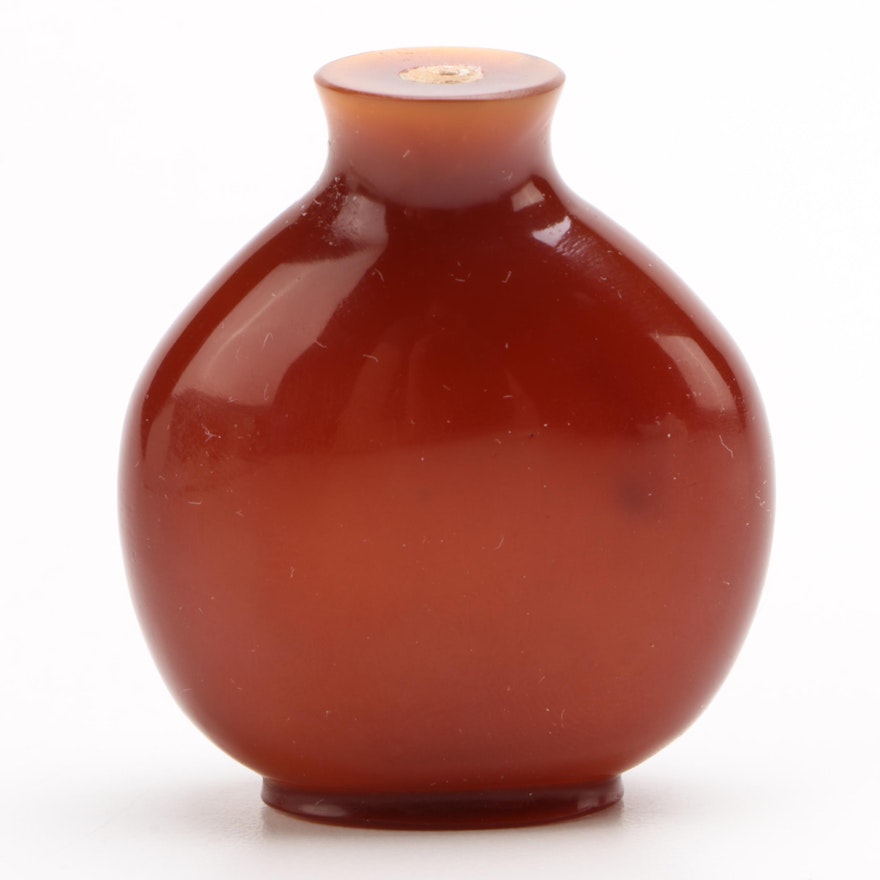 Chinese Glass Snuff Bottle in Amber Tone