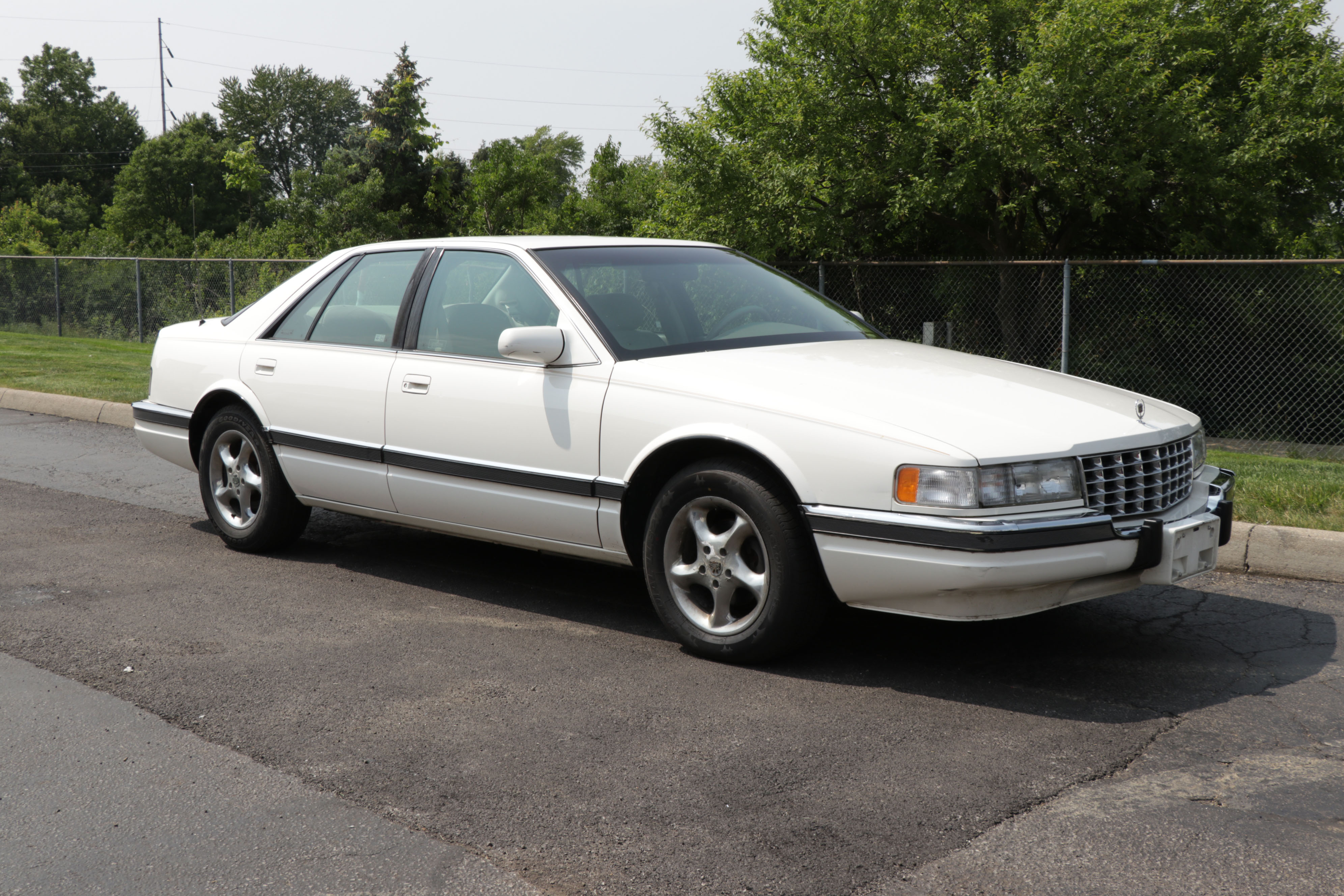 1996 White Cadillac Seville SLS