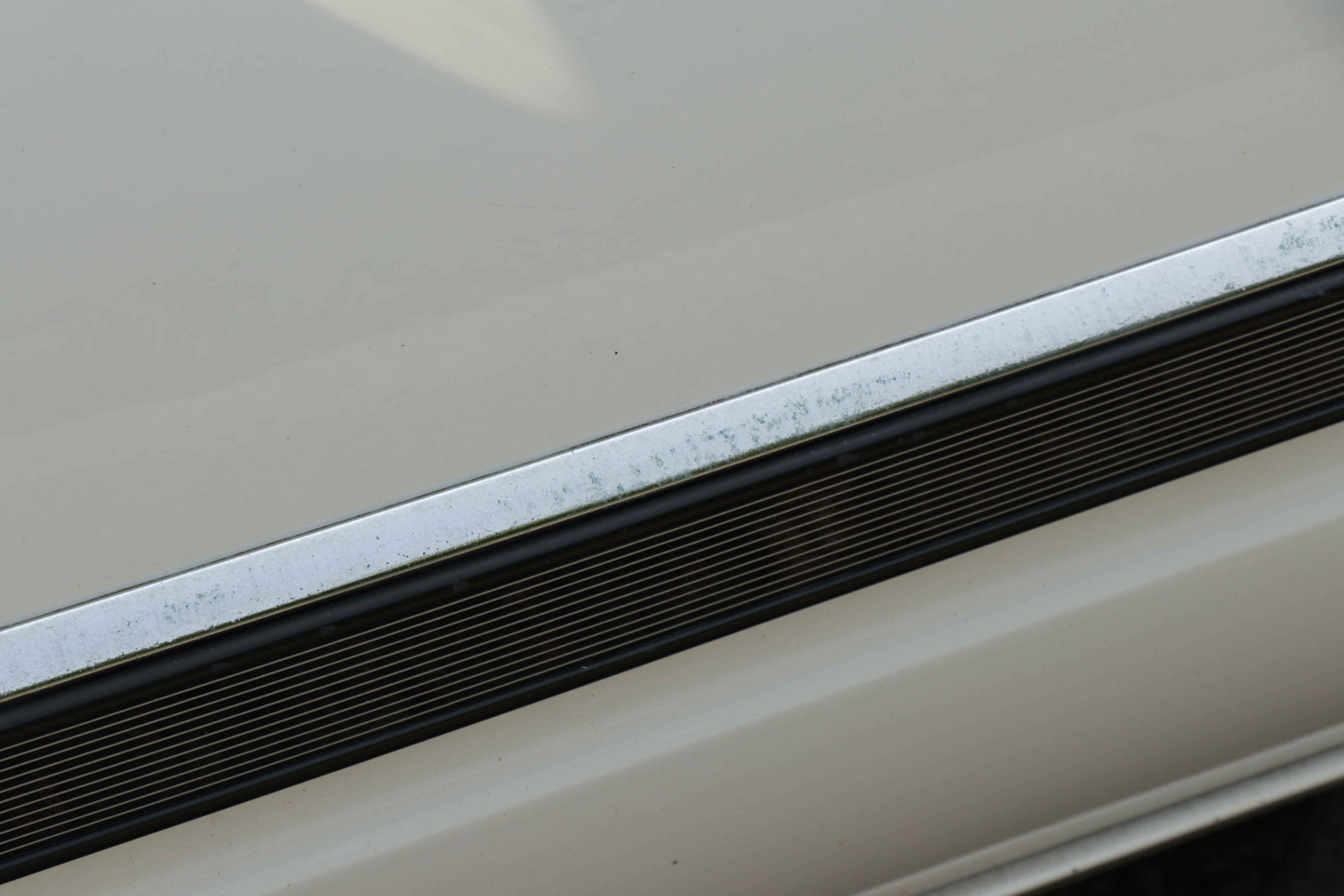 1996 White Cadillac Seville SLS