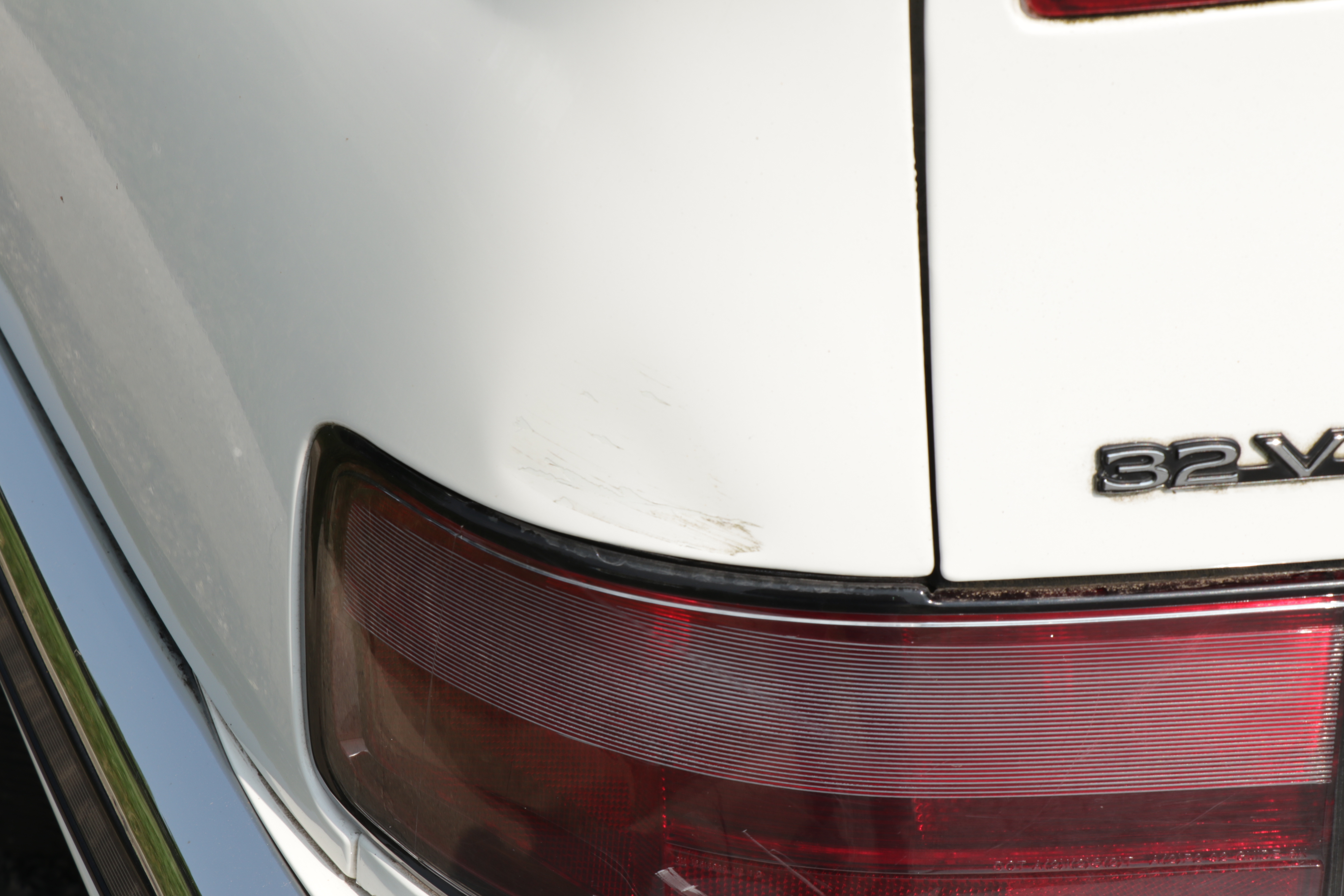 1996 White Cadillac Seville SLS