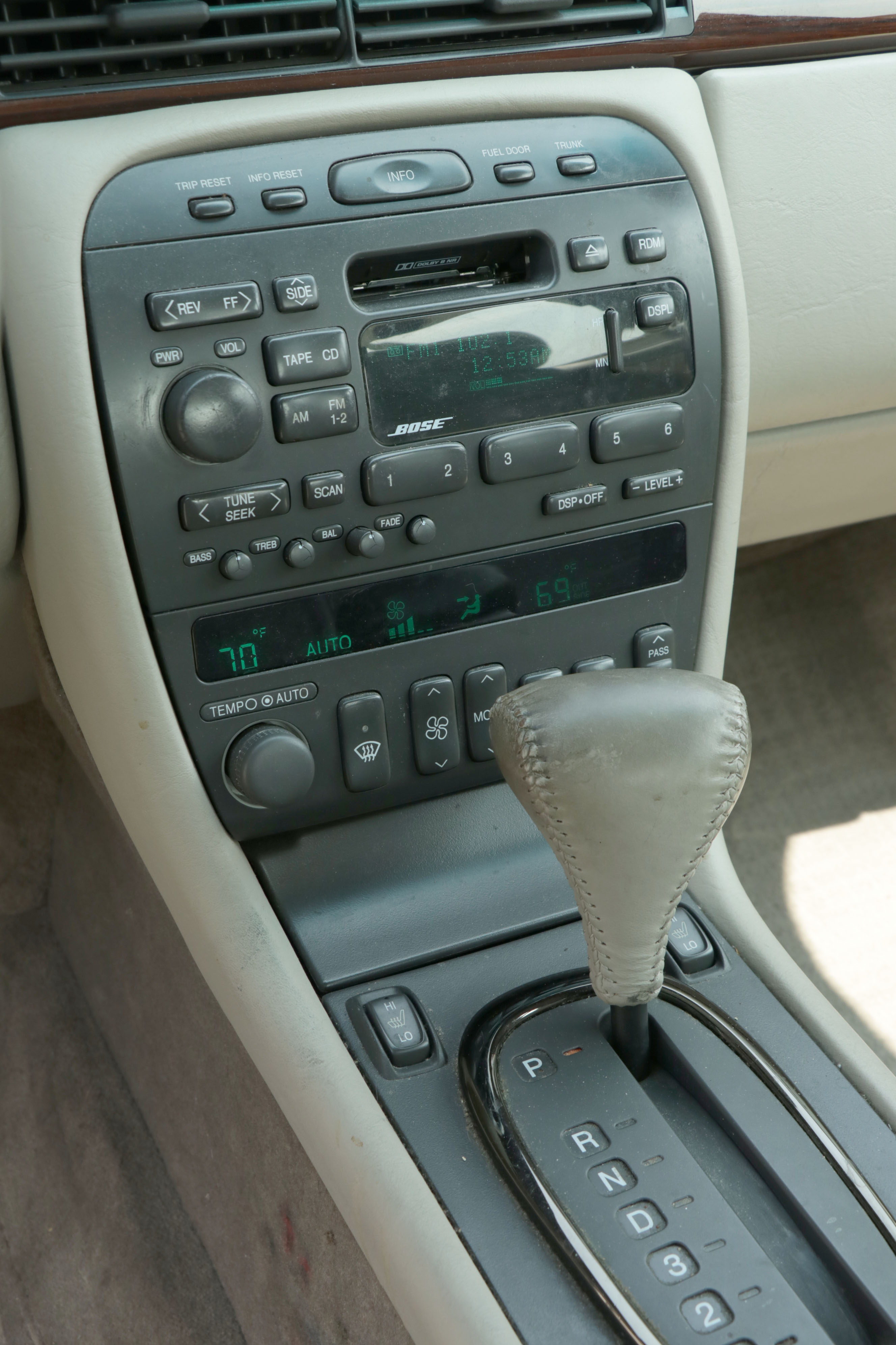 1996 White Cadillac Seville SLS
