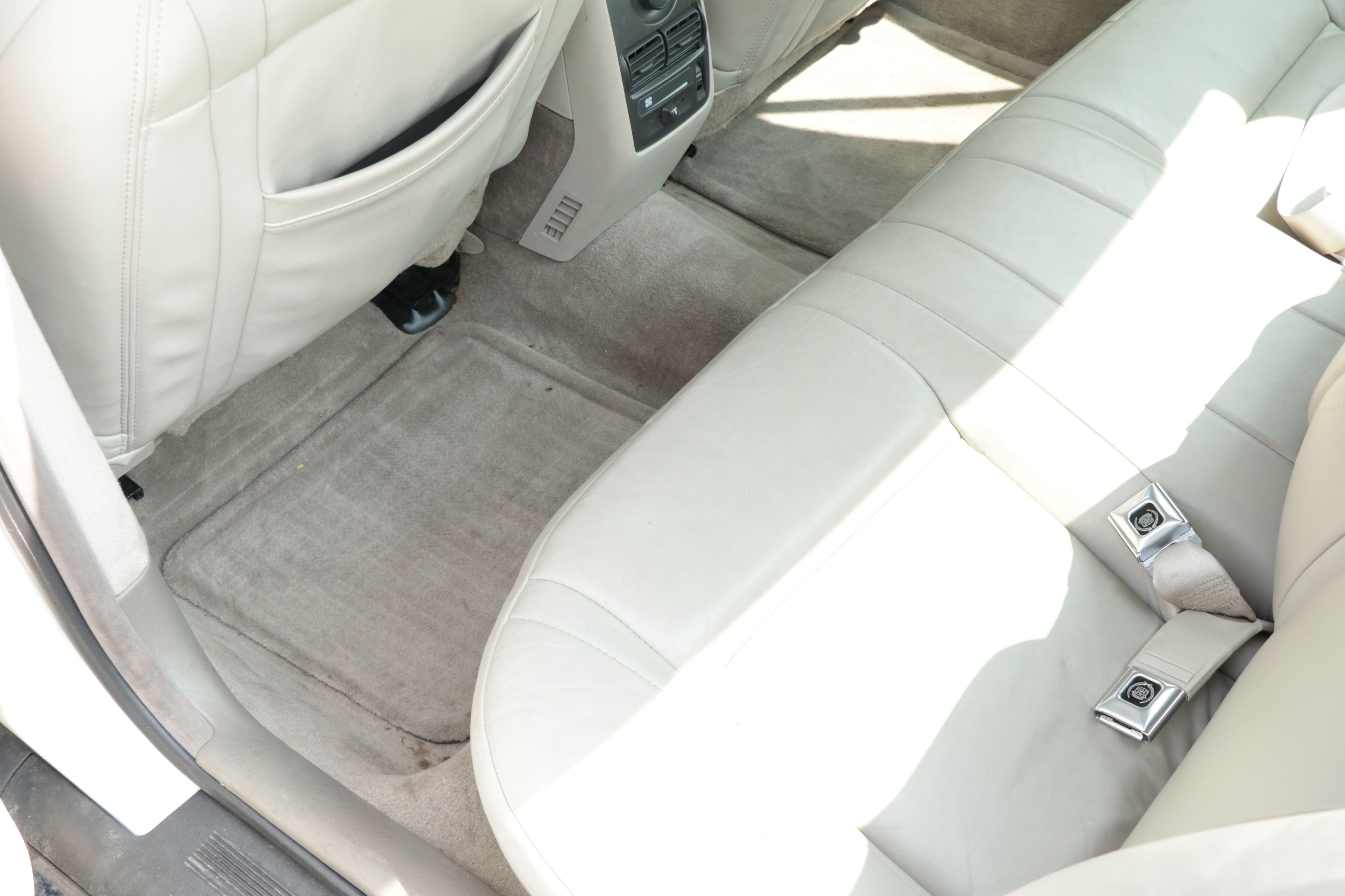 1996 White Cadillac Seville SLS