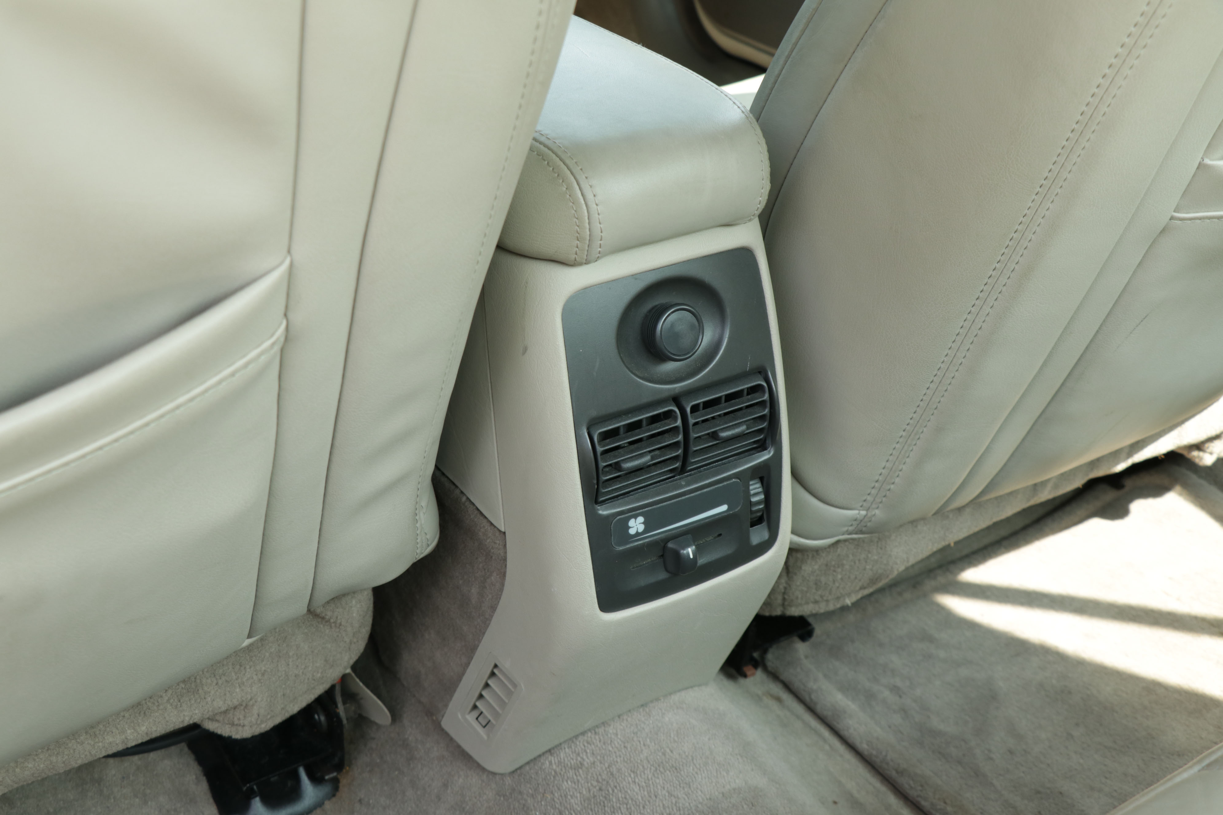 1996 White Cadillac Seville SLS