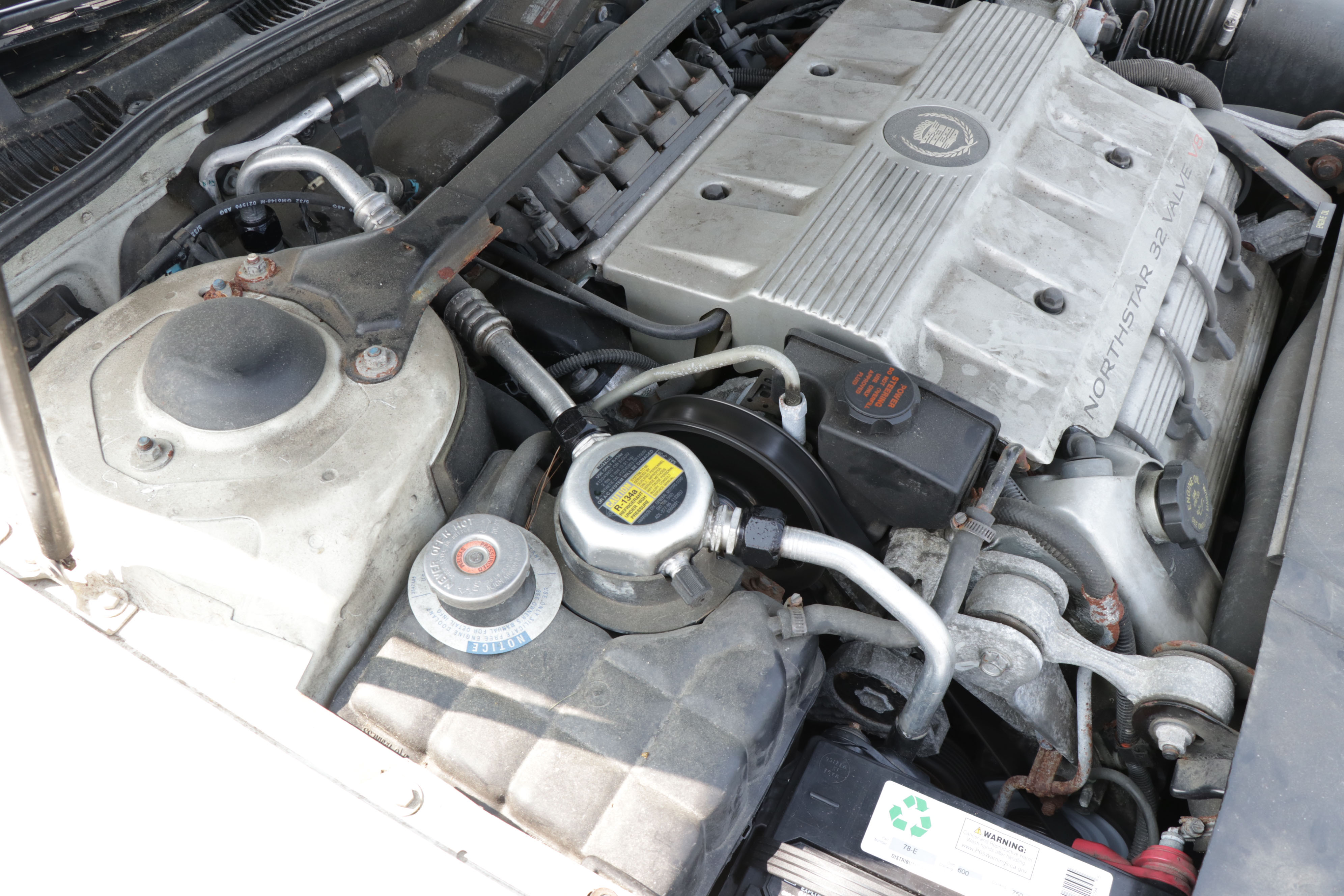 1996 White Cadillac Seville SLS