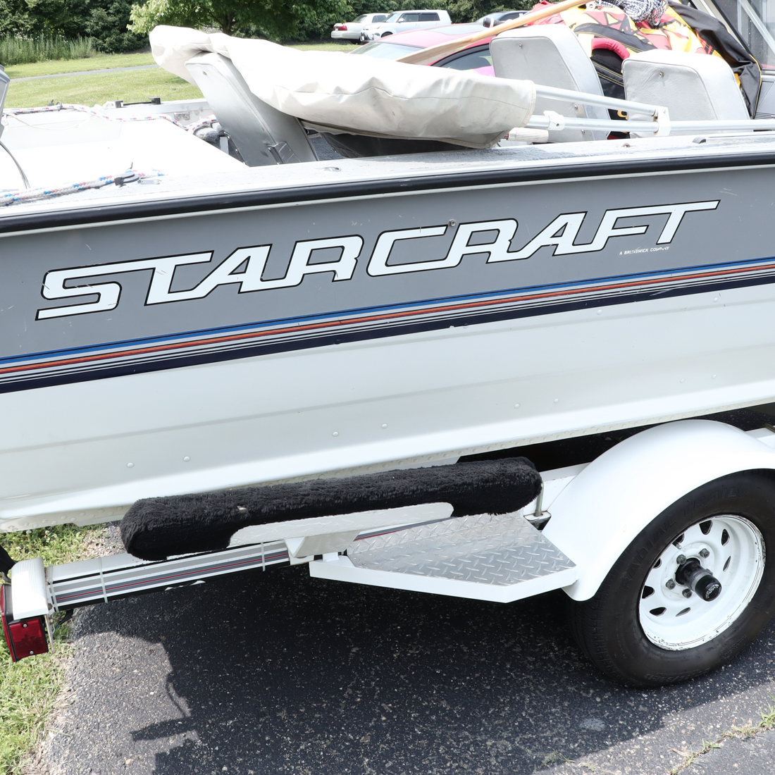1990 16' Starcraft SuperFisherman with 60 HP Meriner Motor and Trailer