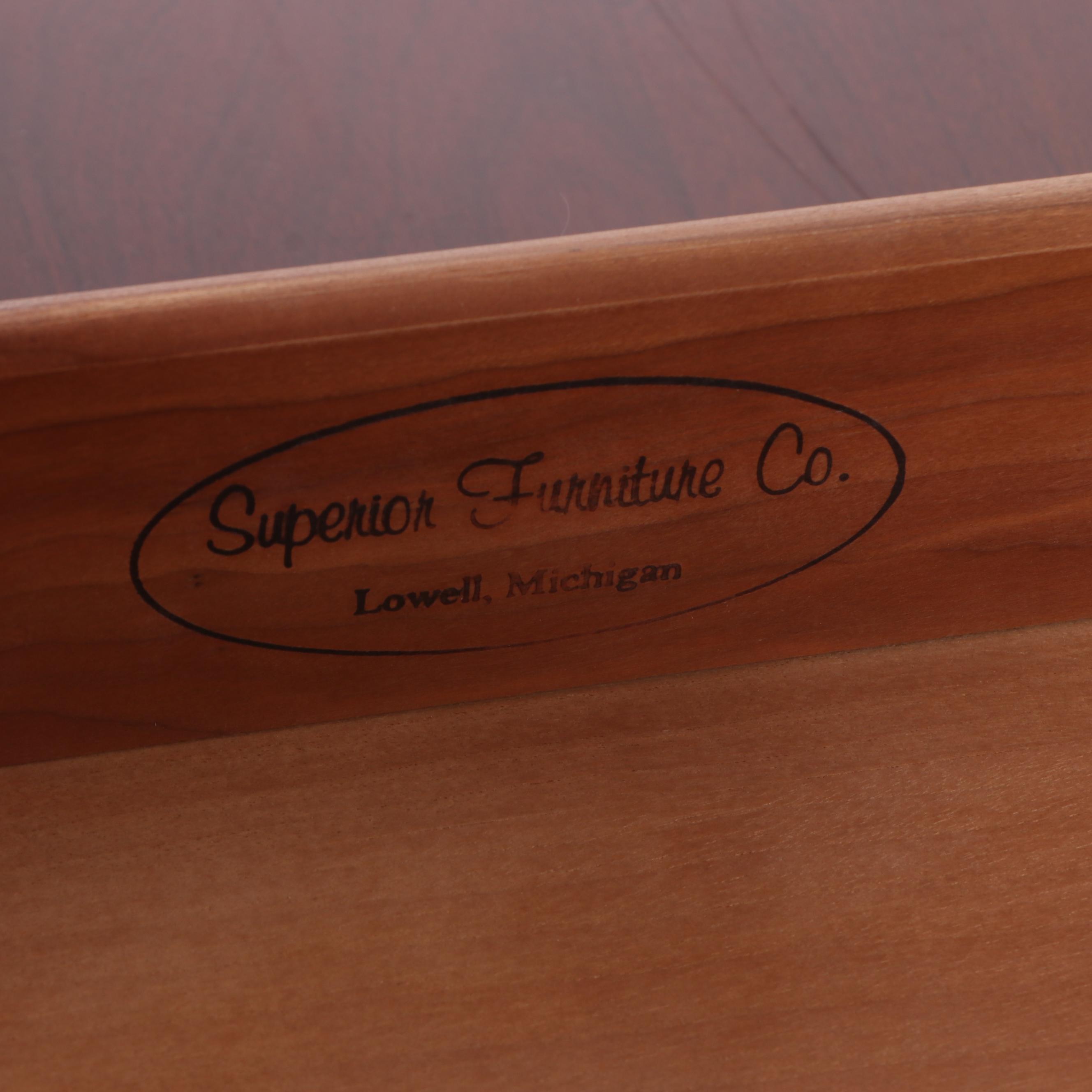 Superior Furniture Company Queen Anne Style Mahogany-Finish Night Stand, 2000s