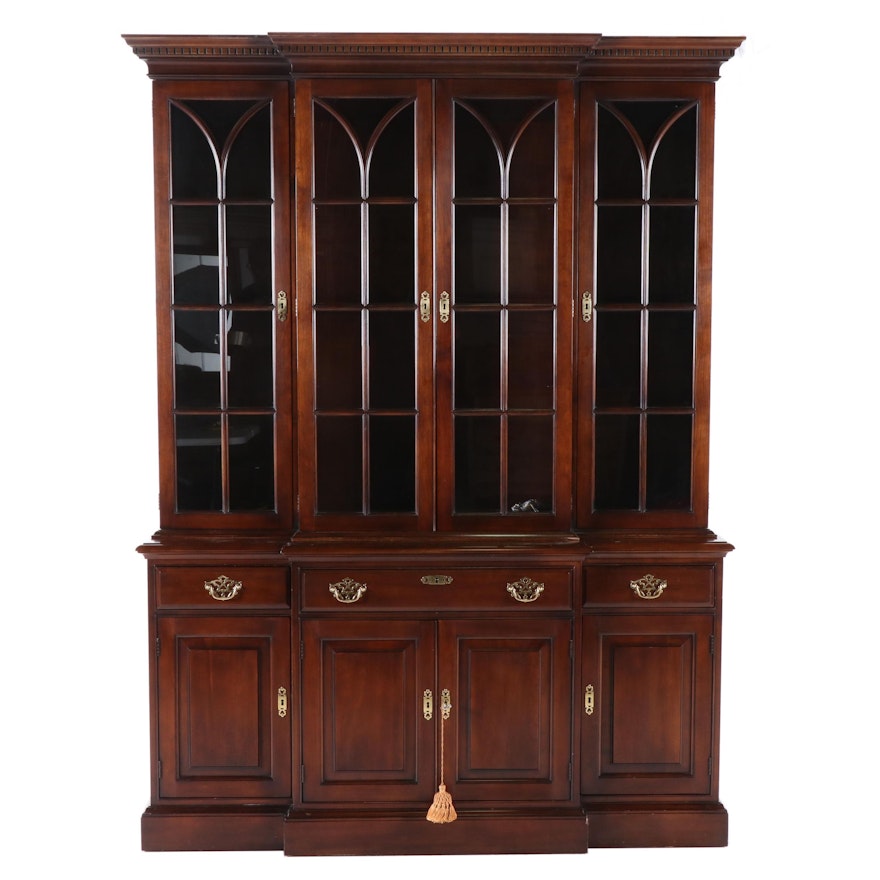 Statton Oldtowne Federal Style Breakfront China Cabinet, Late 20th Century