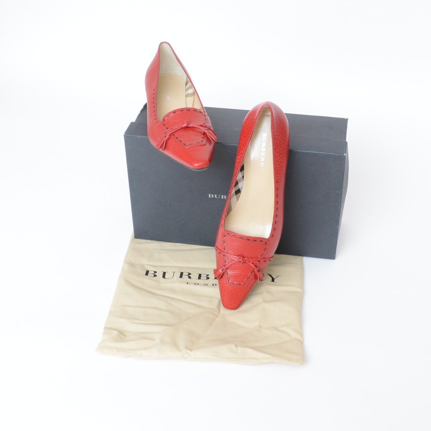Burberry Grained Red Leather Low-Heeled Pumps with Tassels and Black Stitching