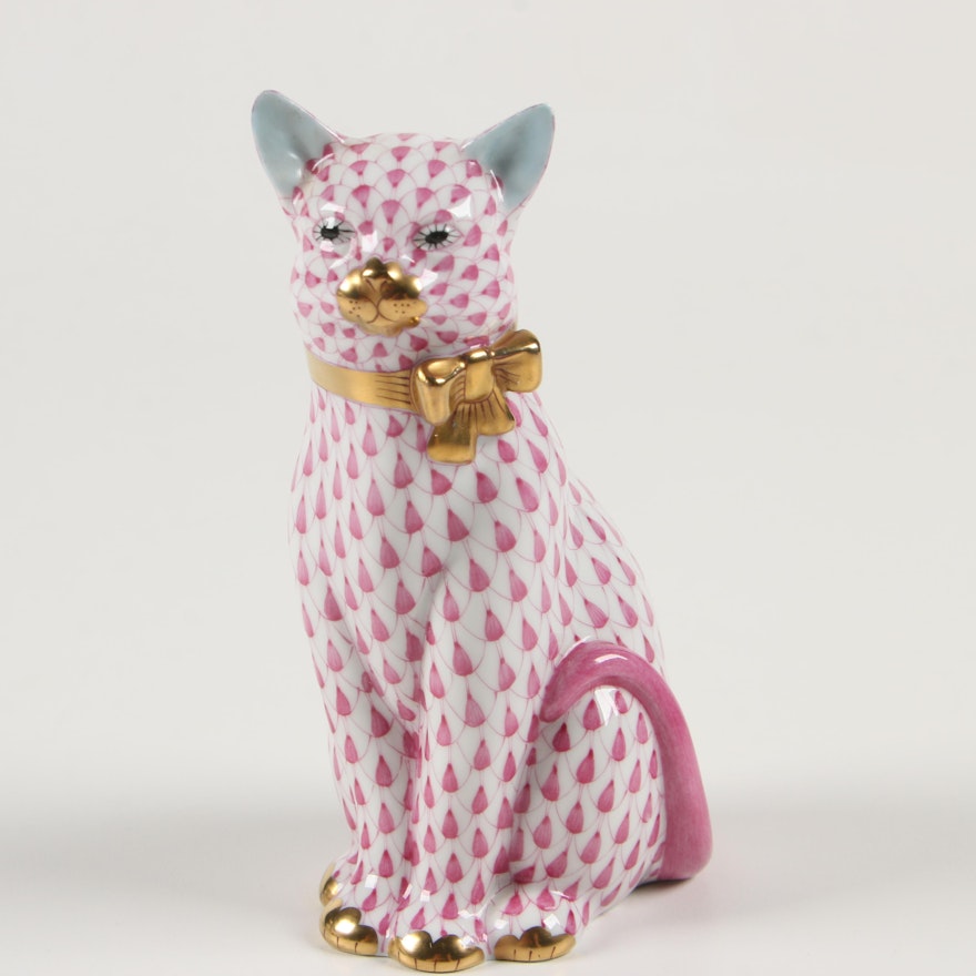 Herend Raspberry Fishnet with Gold "Cat with Ribbon" Porcelain Figurine