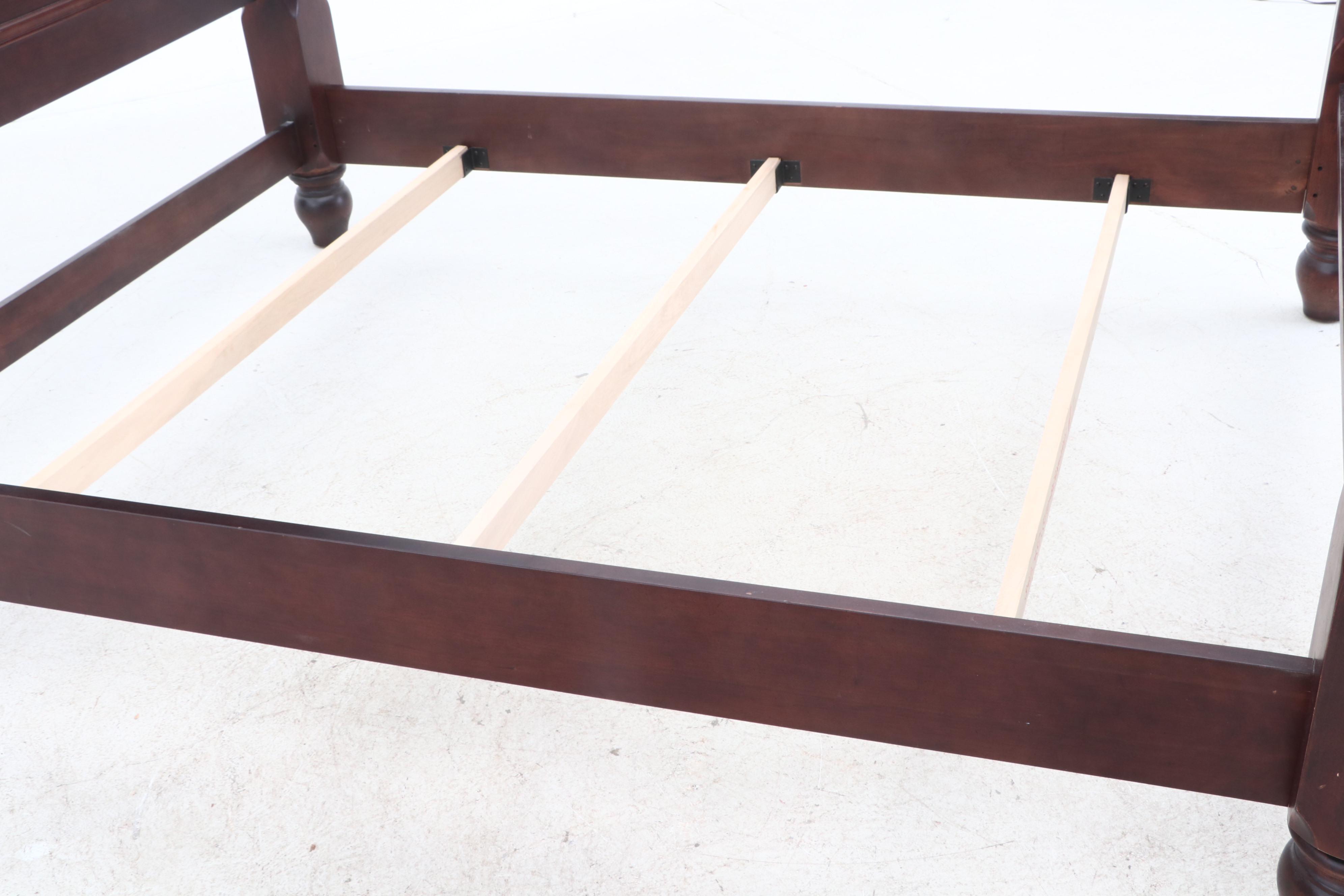 Bernhardt "Belmont" Collection Mahogany four Poster Plantation Bed, Contemporary