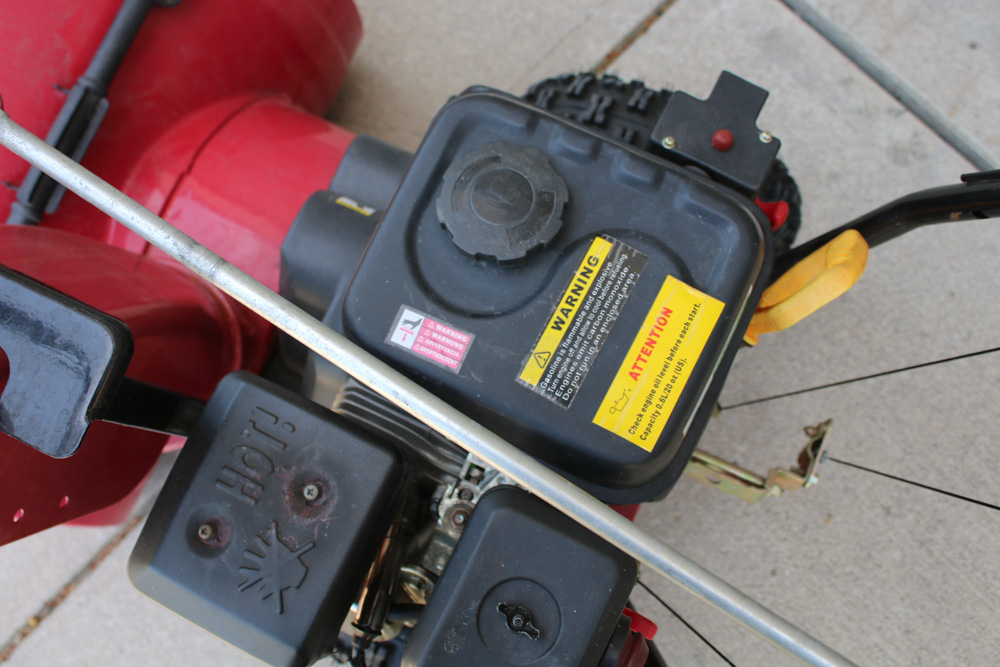 PowerLand PDST24 Snow Thrower