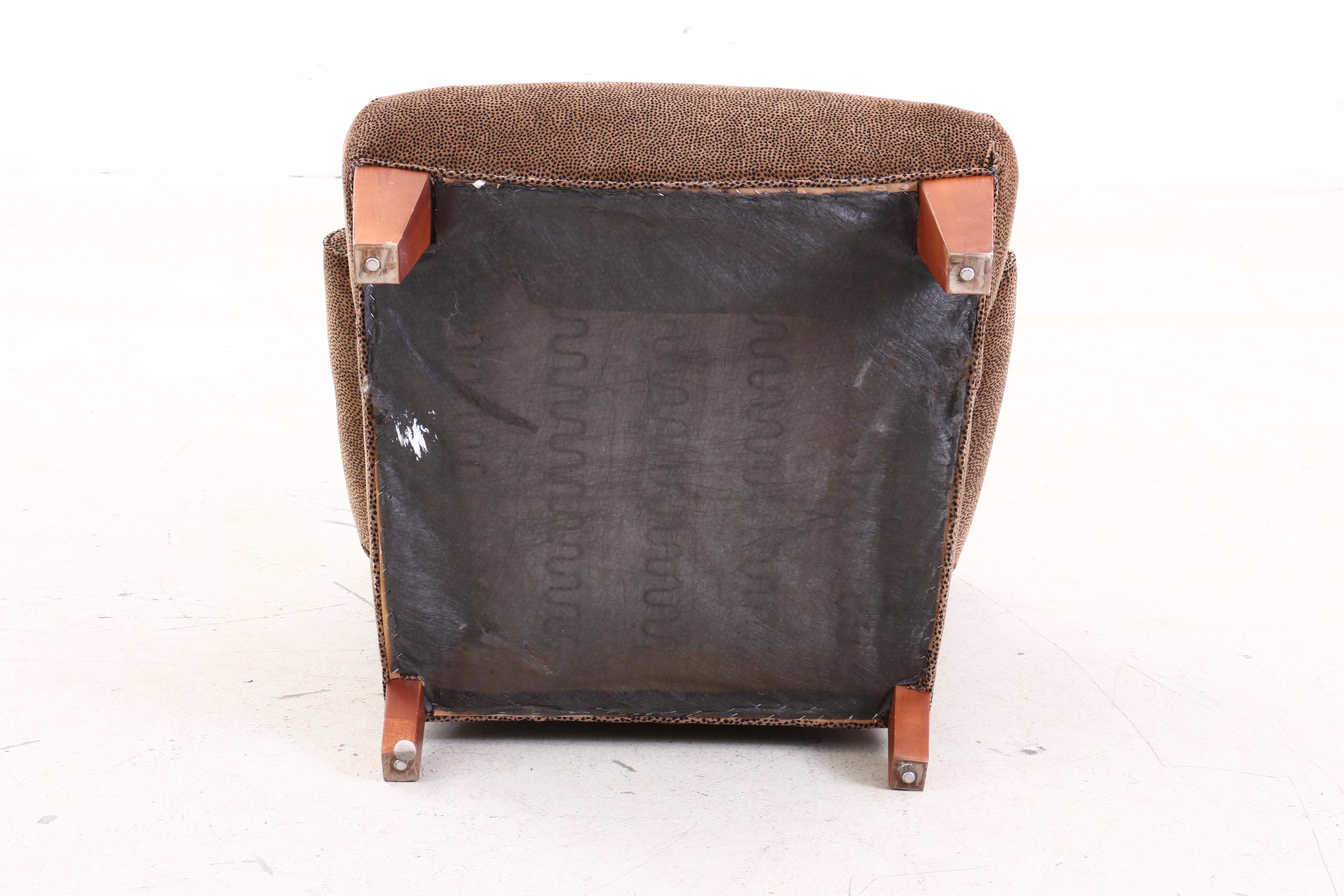 Lazy Boy Arm Chair and Ottoman Leopard Print, Contemporary