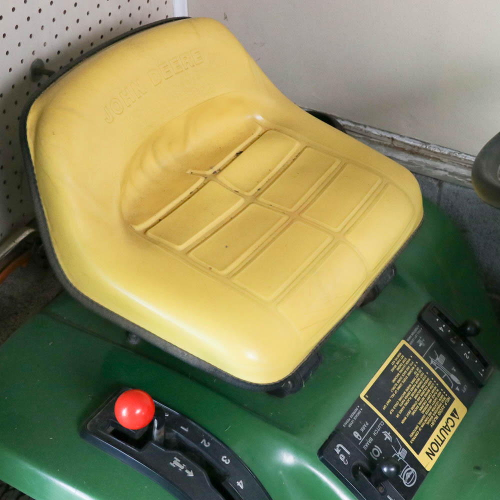 John Deere 130 Lawn Tractor