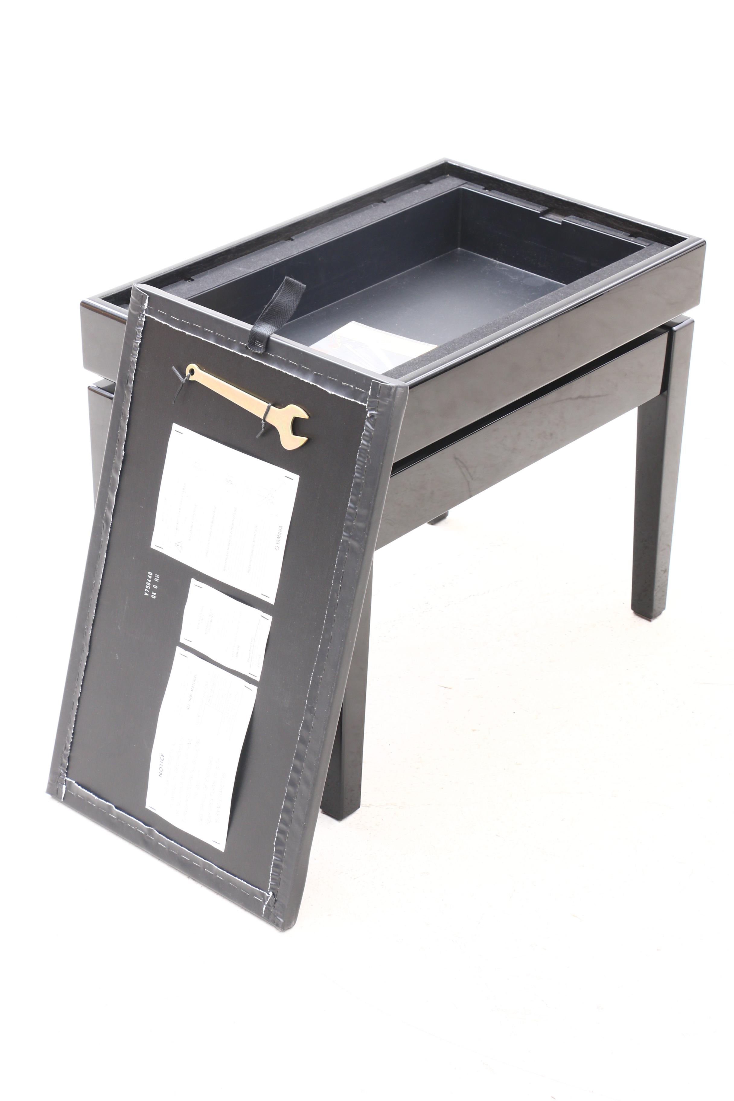 Yamaha Polished Ebony Clavinova Electric Piano with Bench