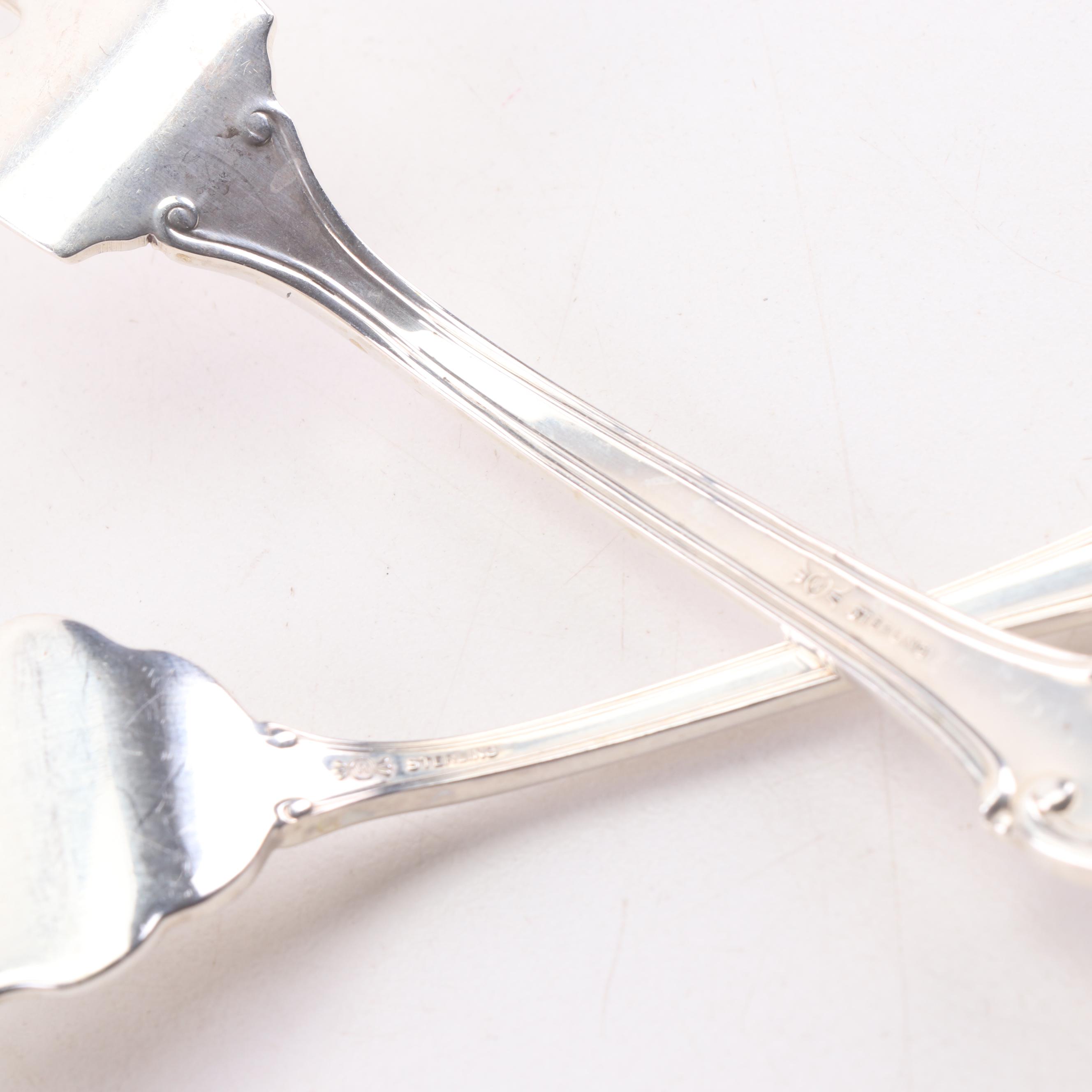 Frank M. Whiting "Georgian Shell" Sterling Silver Flatware Service for Twelve