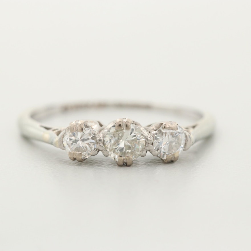 18K White Gold Diamond Ring