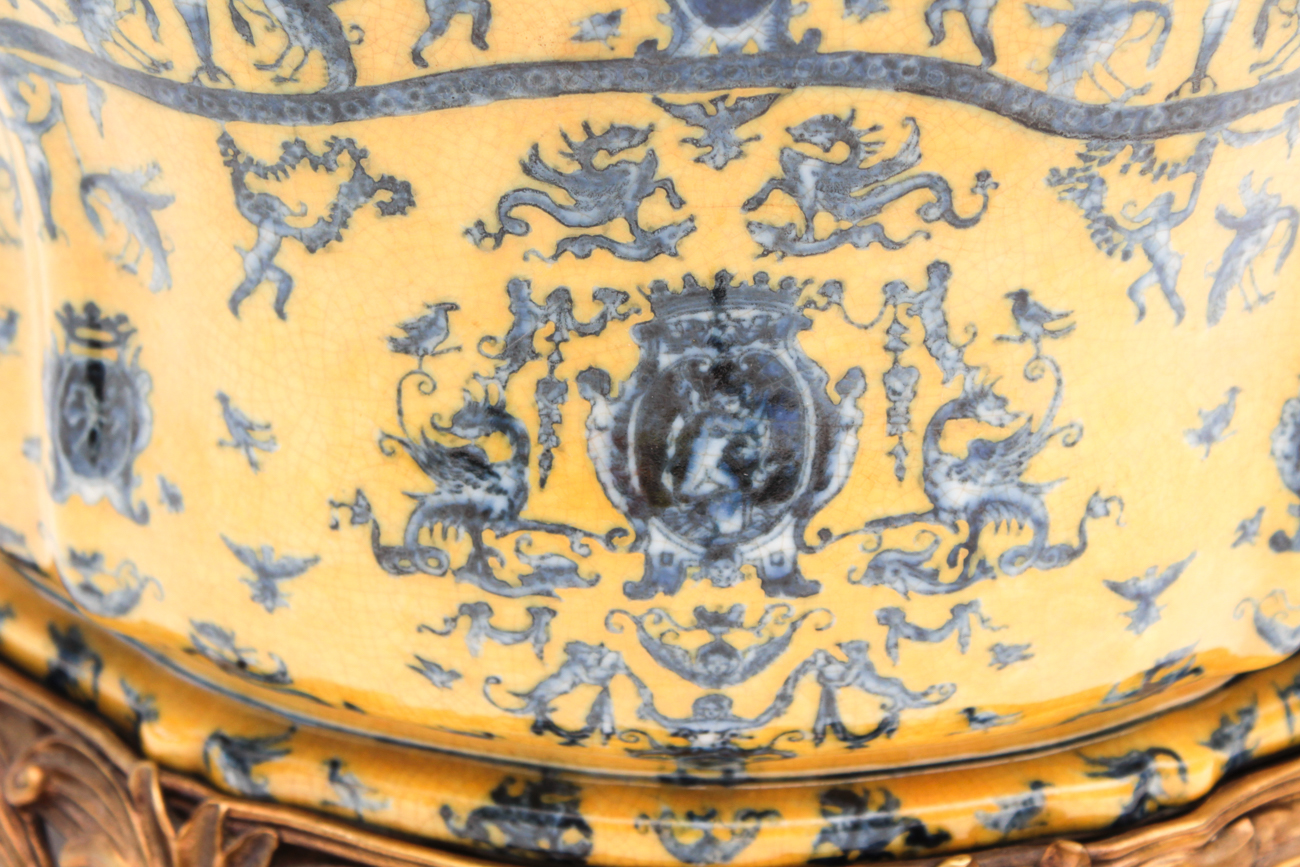 Chinese United Wilson Porcelain Foot Bath