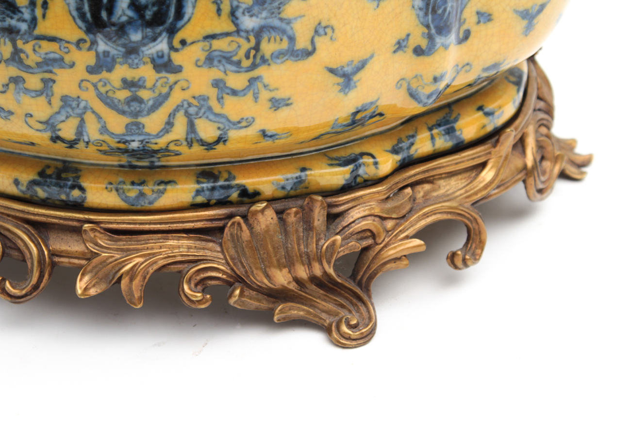 Chinese United Wilson Porcelain Foot Bath