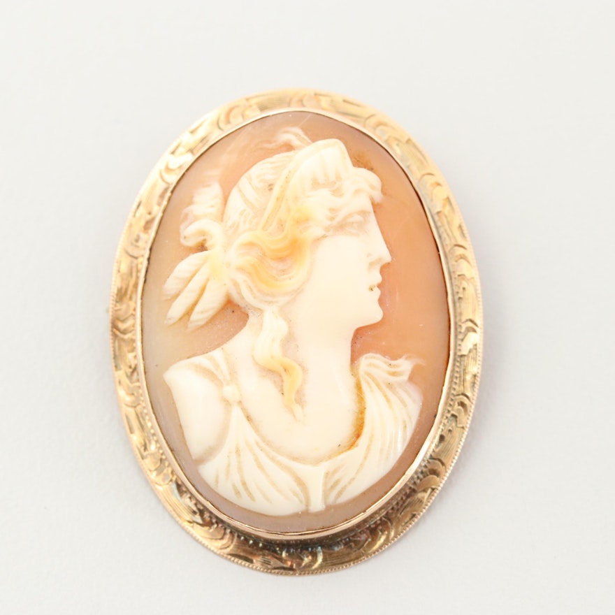 Vintage 10K Yellow Gold Carved Helmet Shell Cameo Brooch