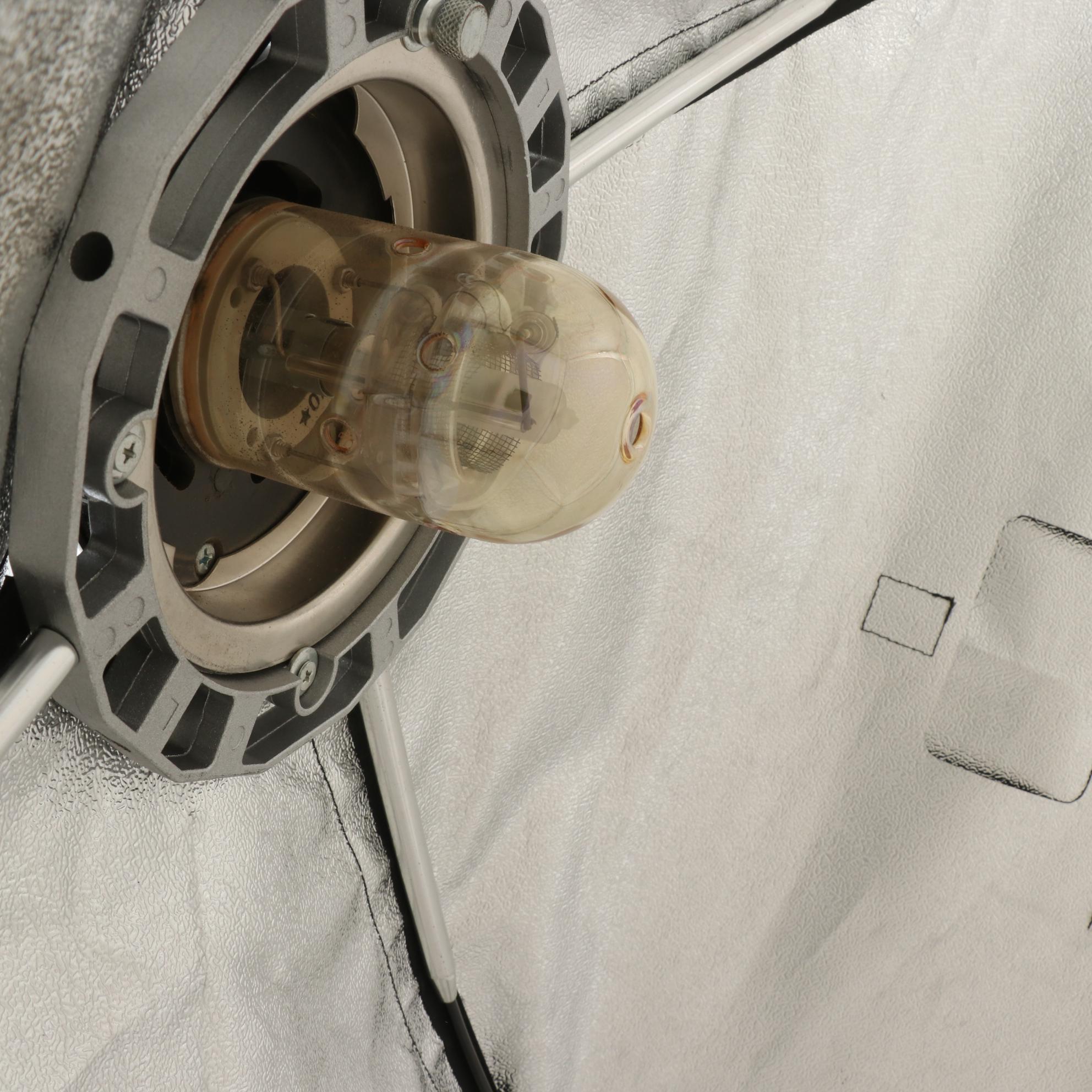 Speedotron Studio Strobe with Large  Impact Luxbanx Duo Softbox