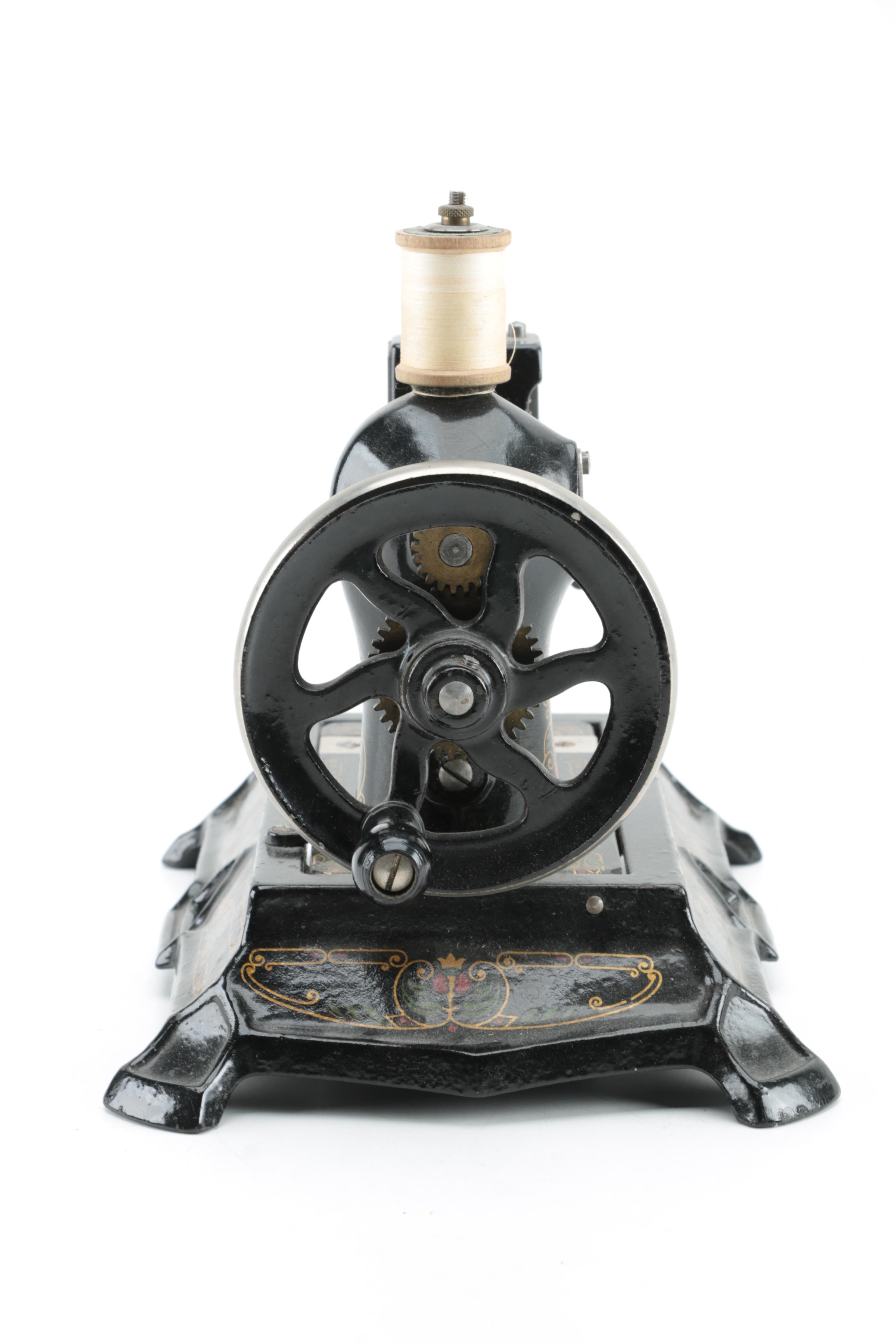 Muller "Little Beauty" Cast Iron Toy Sewing Machine, Early 20th Century