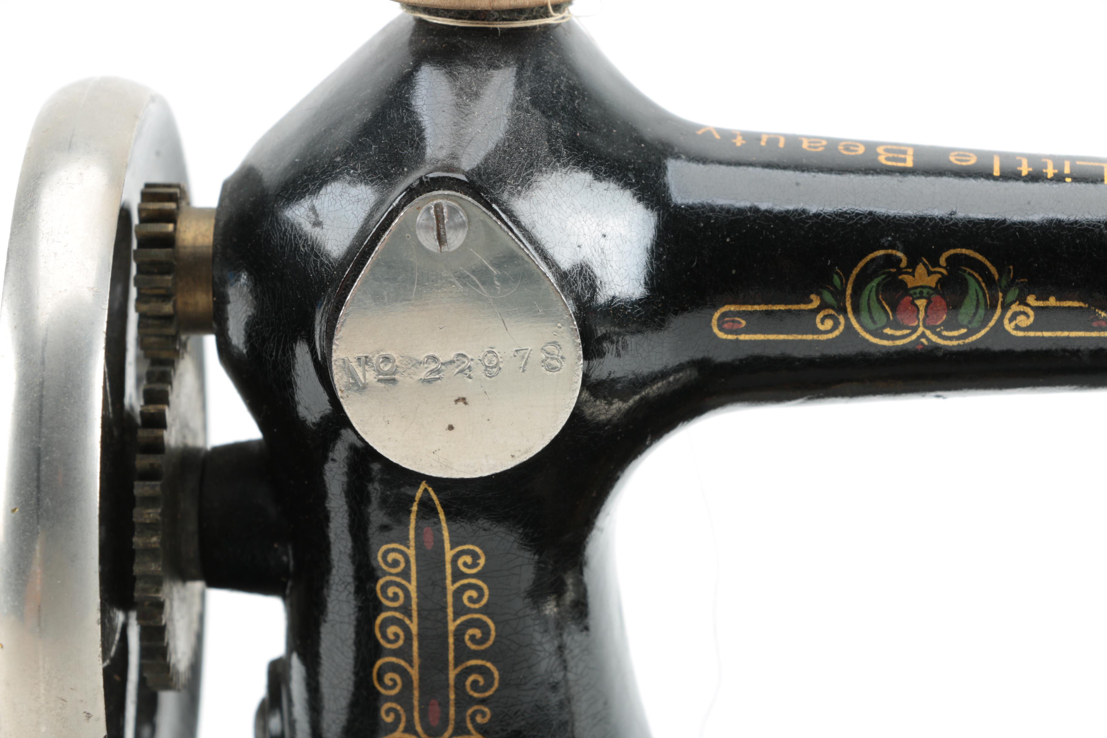 Muller "Little Beauty" Cast Iron Toy Sewing Machine, Early 20th Century