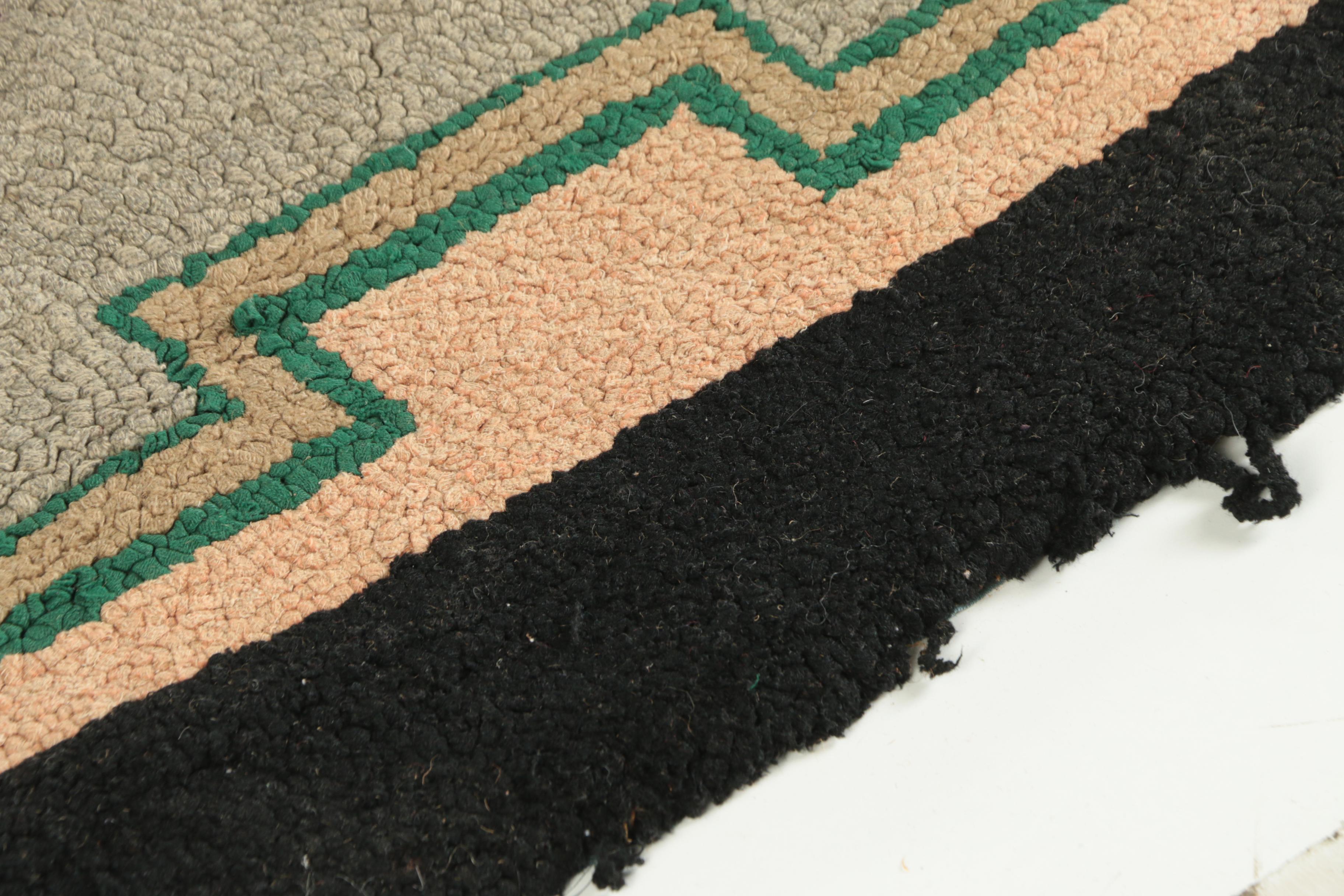 Hand-Hooked American Colonial Revival Wool Accent Rug