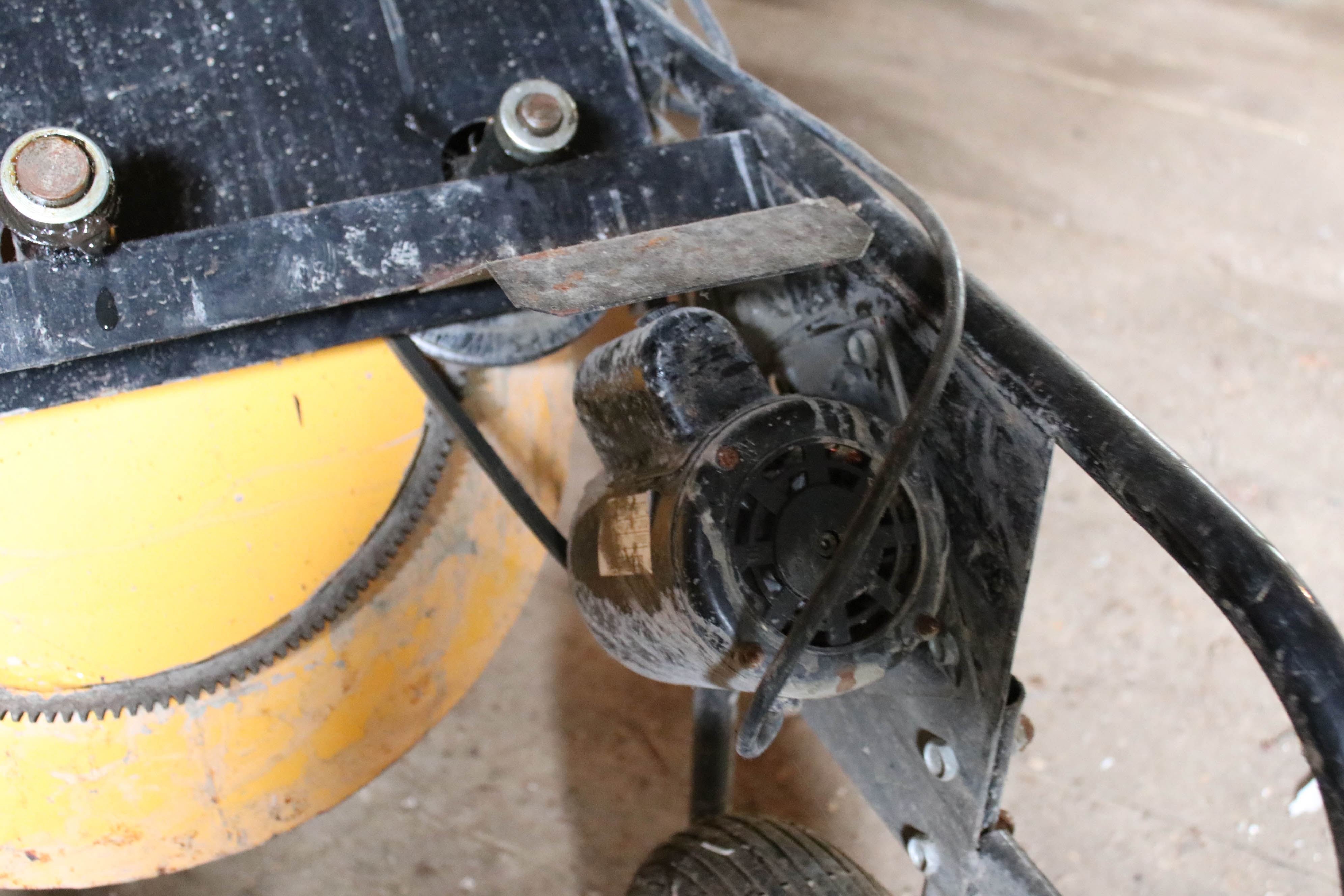 Stow Model 30H Mortar Mixer