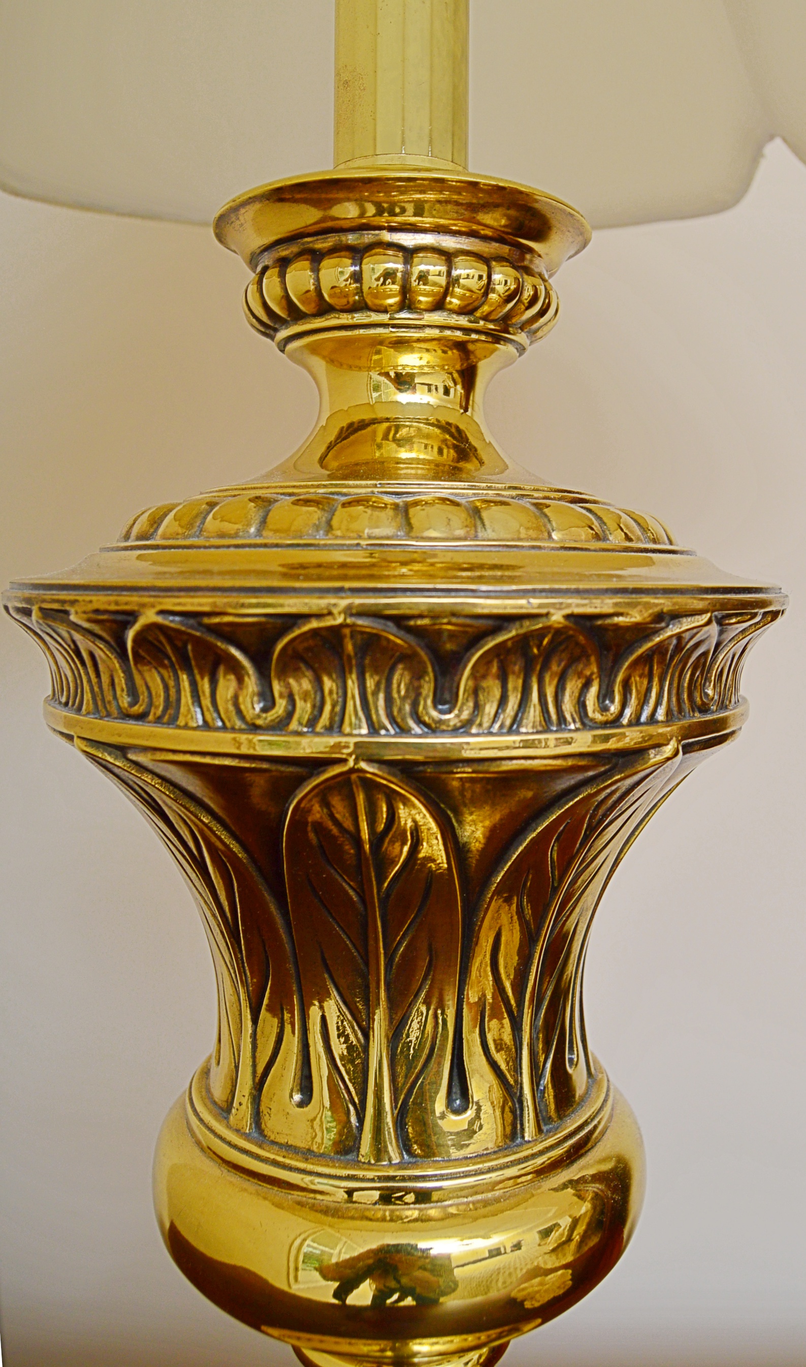 Thomasville "Kent Park" Mahogany Night Stands with Brass Table Lamps