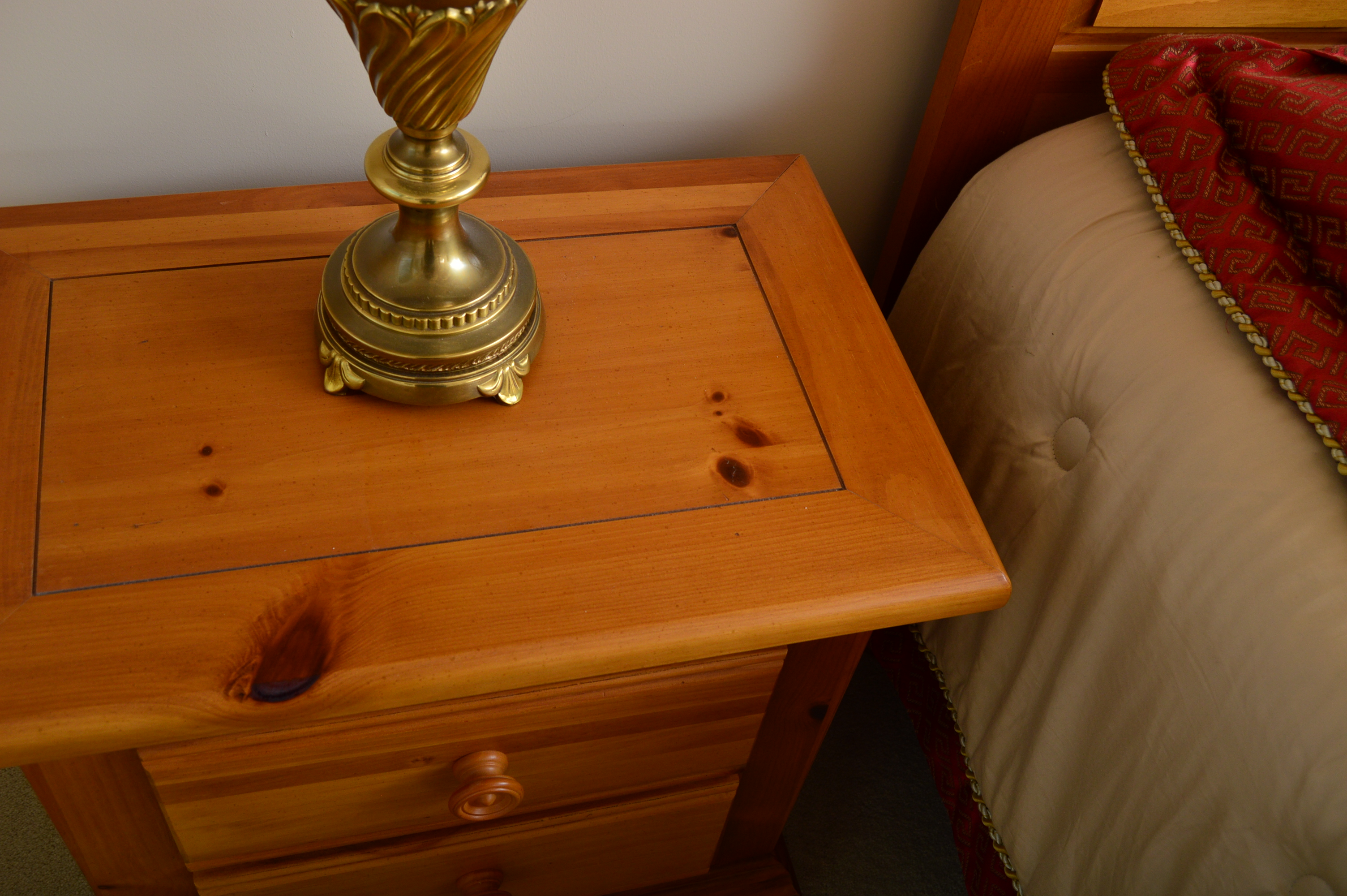 Broyhill Pine Queen-Sized Bed with Night Stands and Table Lamps