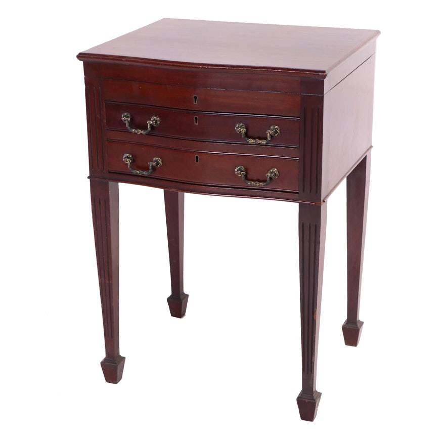 George III Style Mahogany-Finish Lift-Top Silver Chest, 20th Century