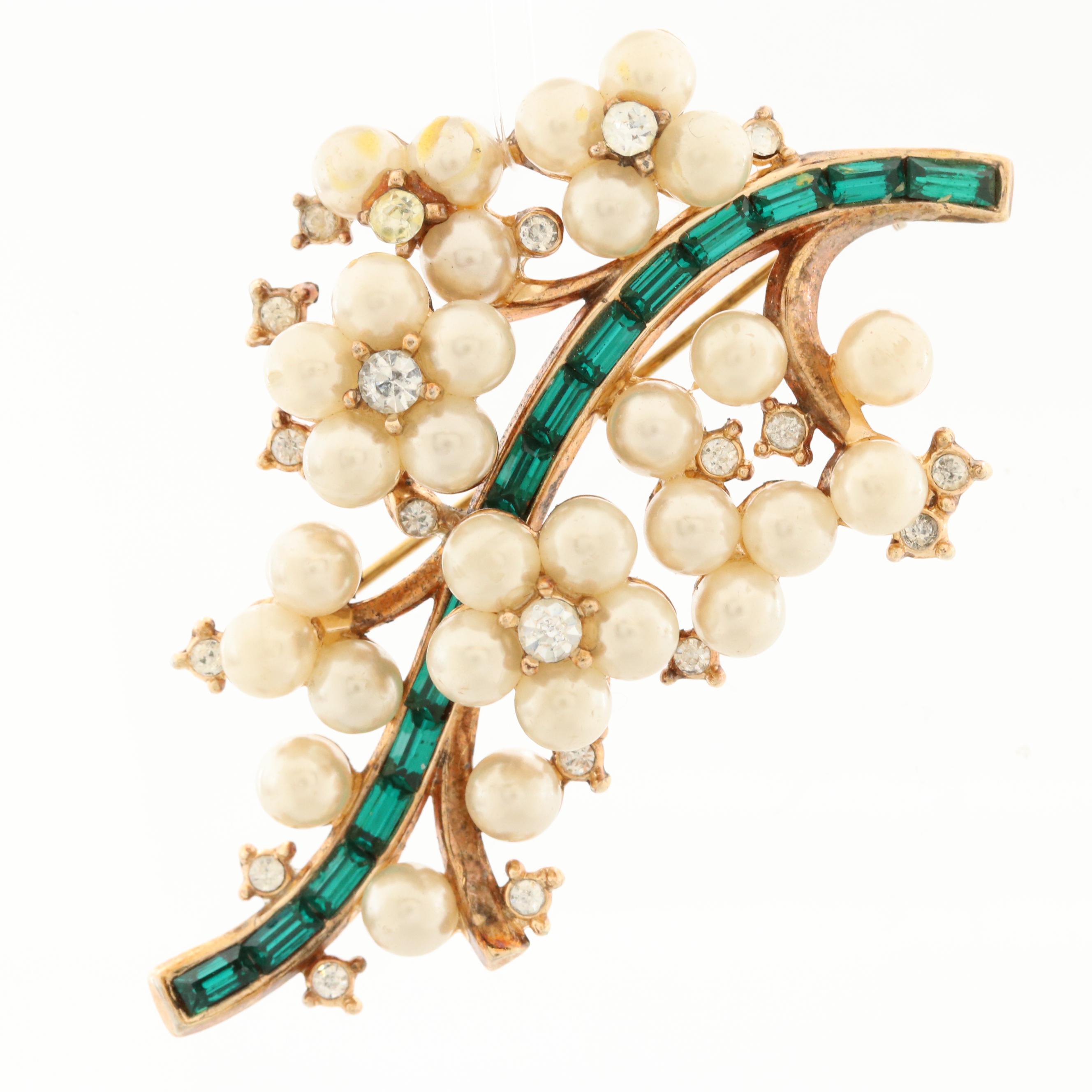 Vintage Trifari Rhinestone Brooch