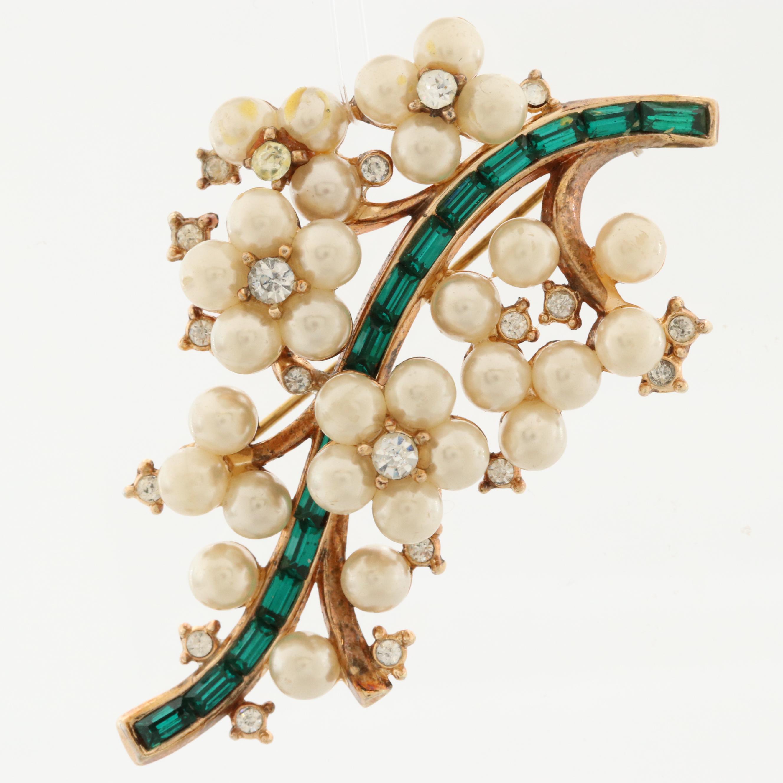 Vintage Trifari Rhinestone Brooch