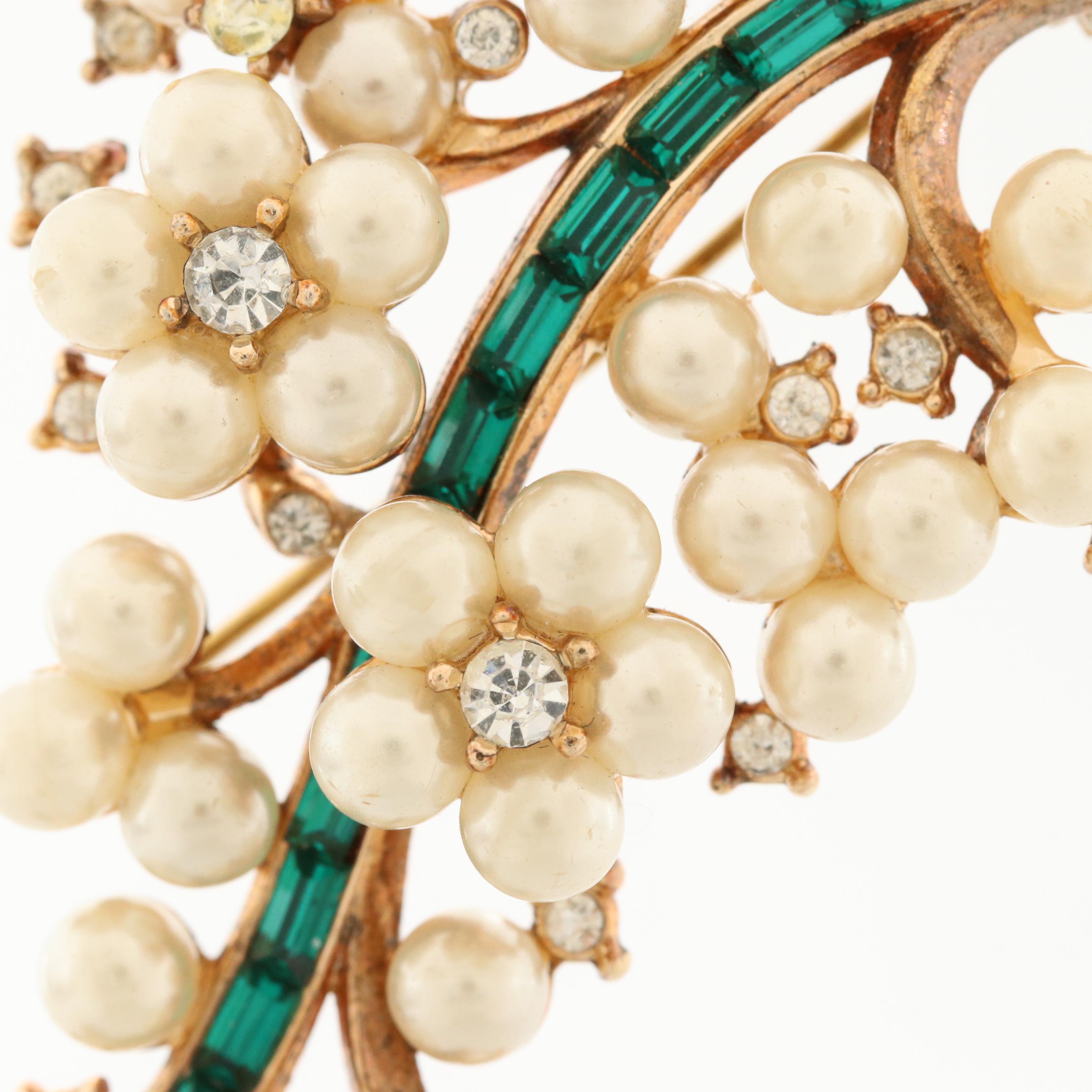 Vintage Trifari Rhinestone Brooch