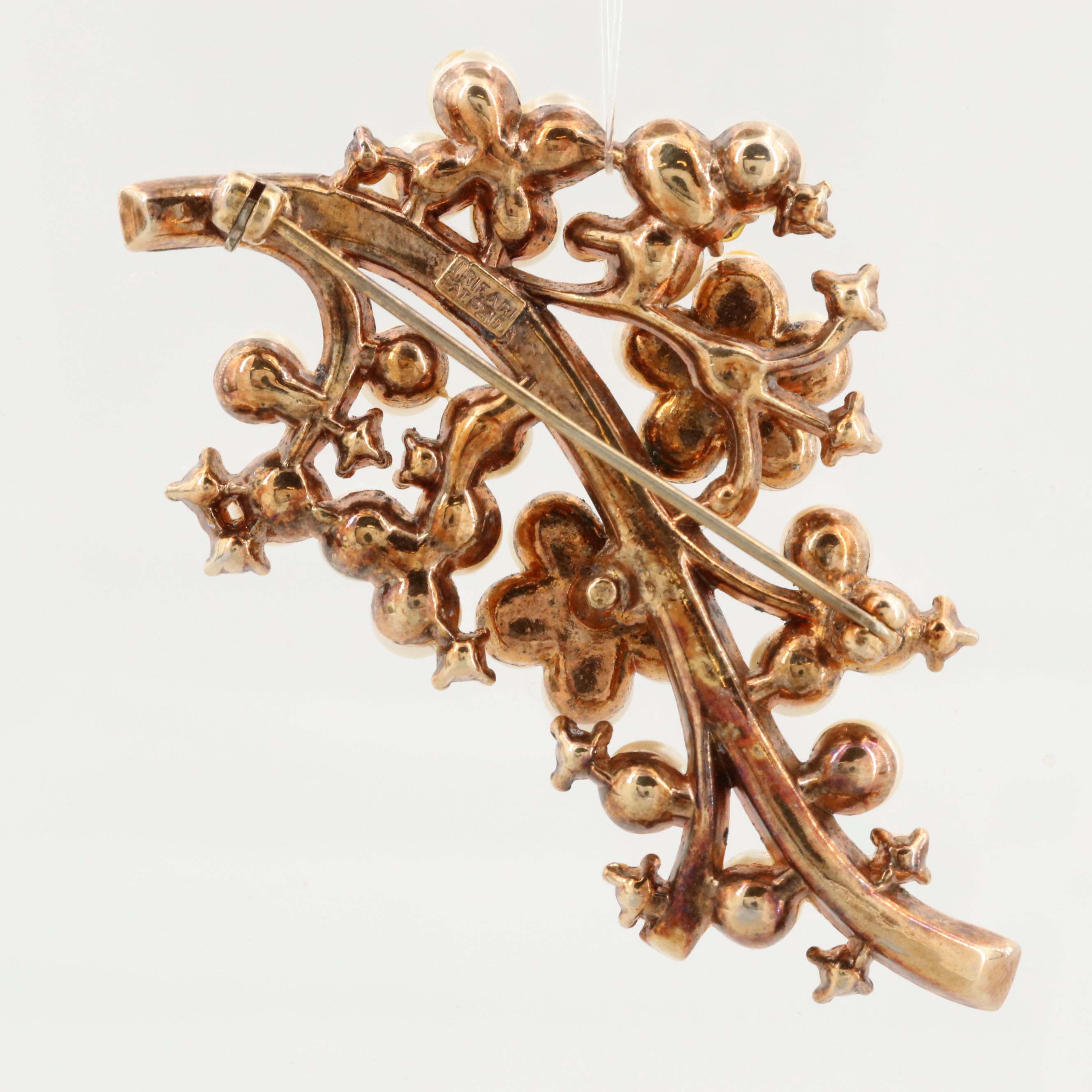 Vintage Trifari Rhinestone Brooch