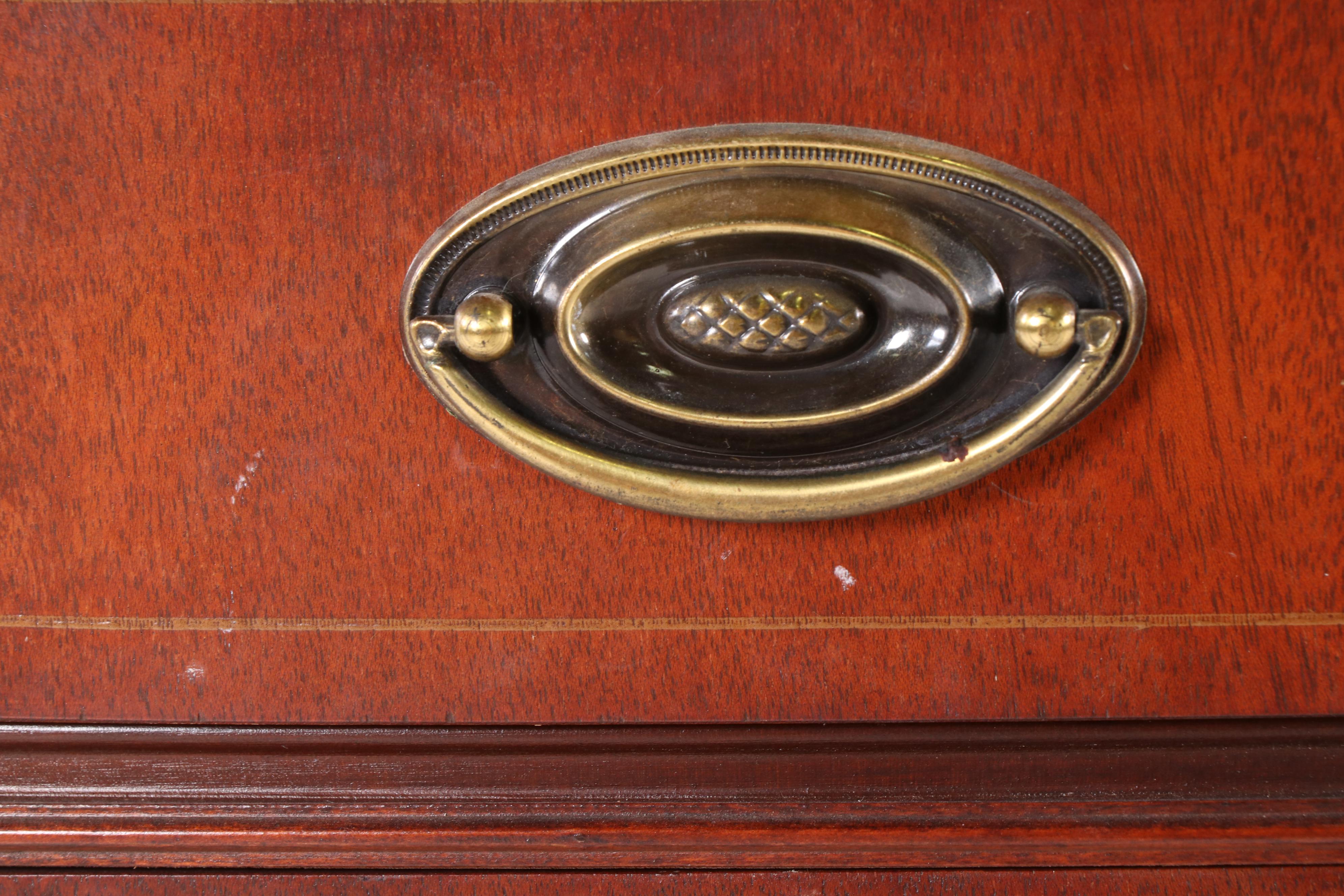 Bassett Furniture Industries "Old Shirley Monticello" Mahogany Corner Cabinet