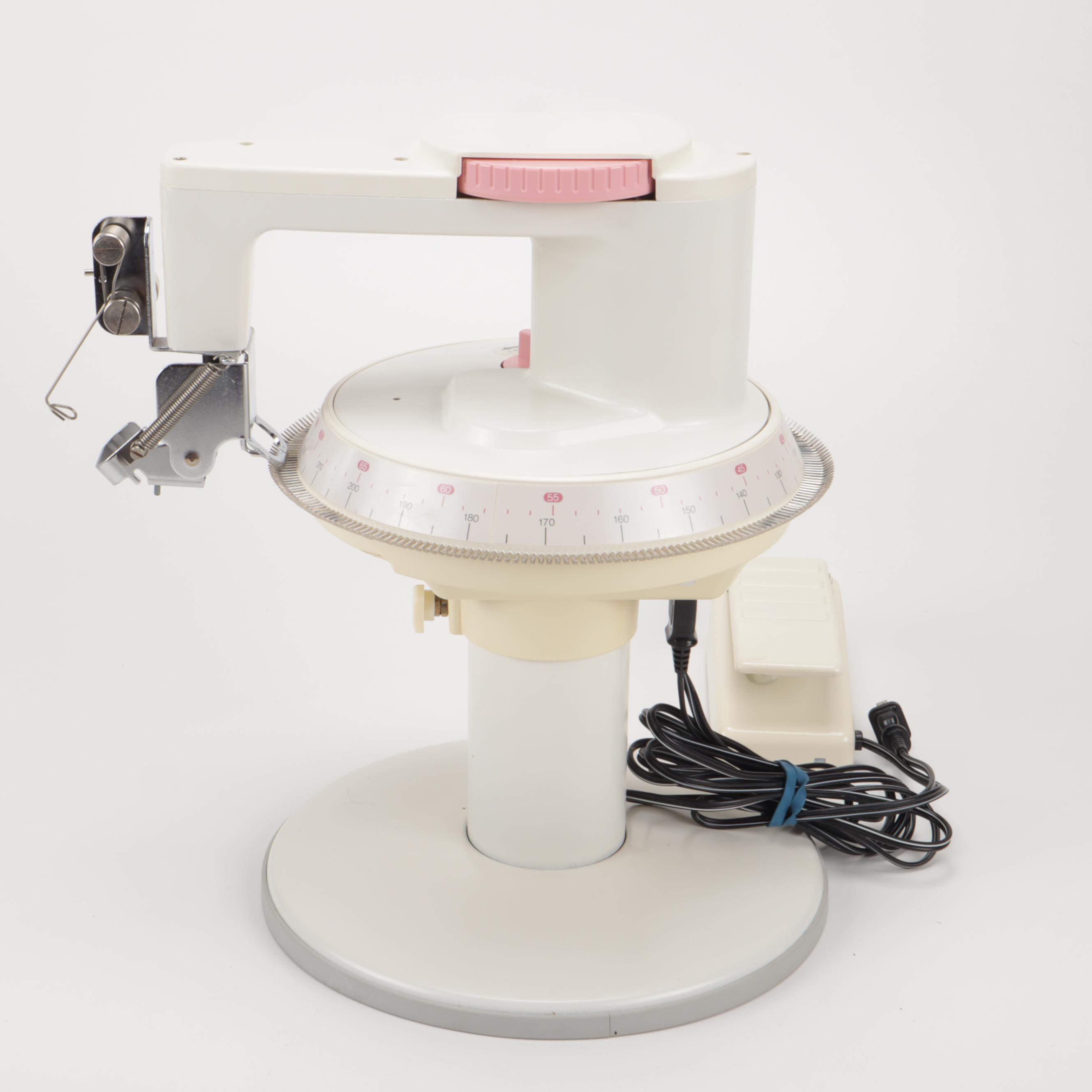 Studio DL1000 Electric Linker Knitting Machine