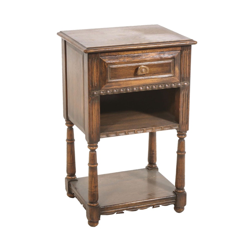 Davis Cabinet Company Oak Side Table, 20th Century