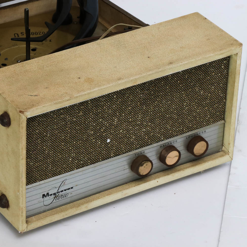 Magnavox Stereo Portable Turntable