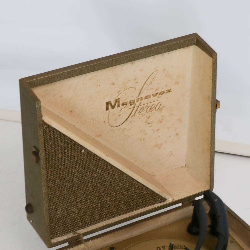 Magnavox Stereo Portable Turntable