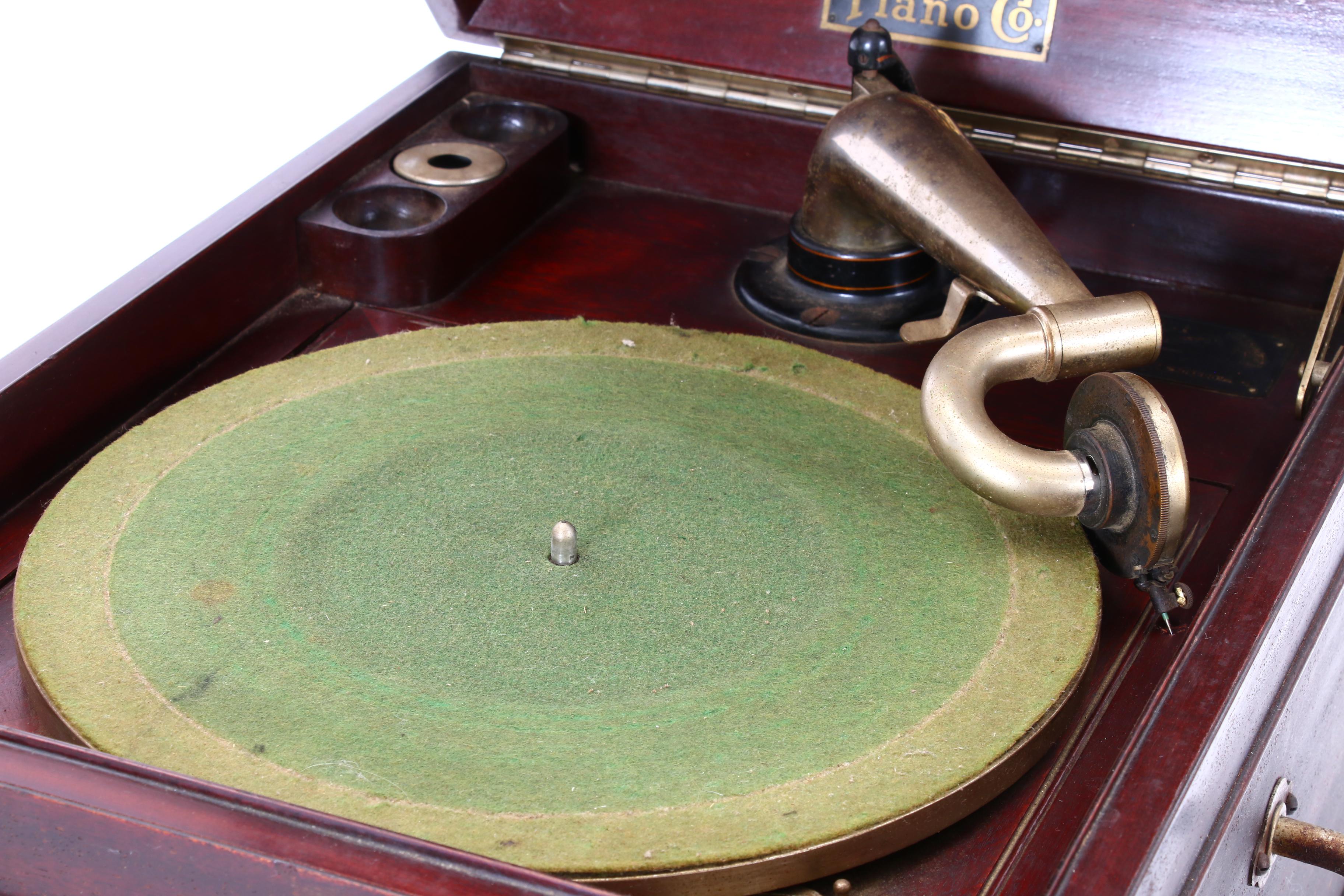 Victrola Victor Talking Machine Co. Phonograph Player, Circa 1910s