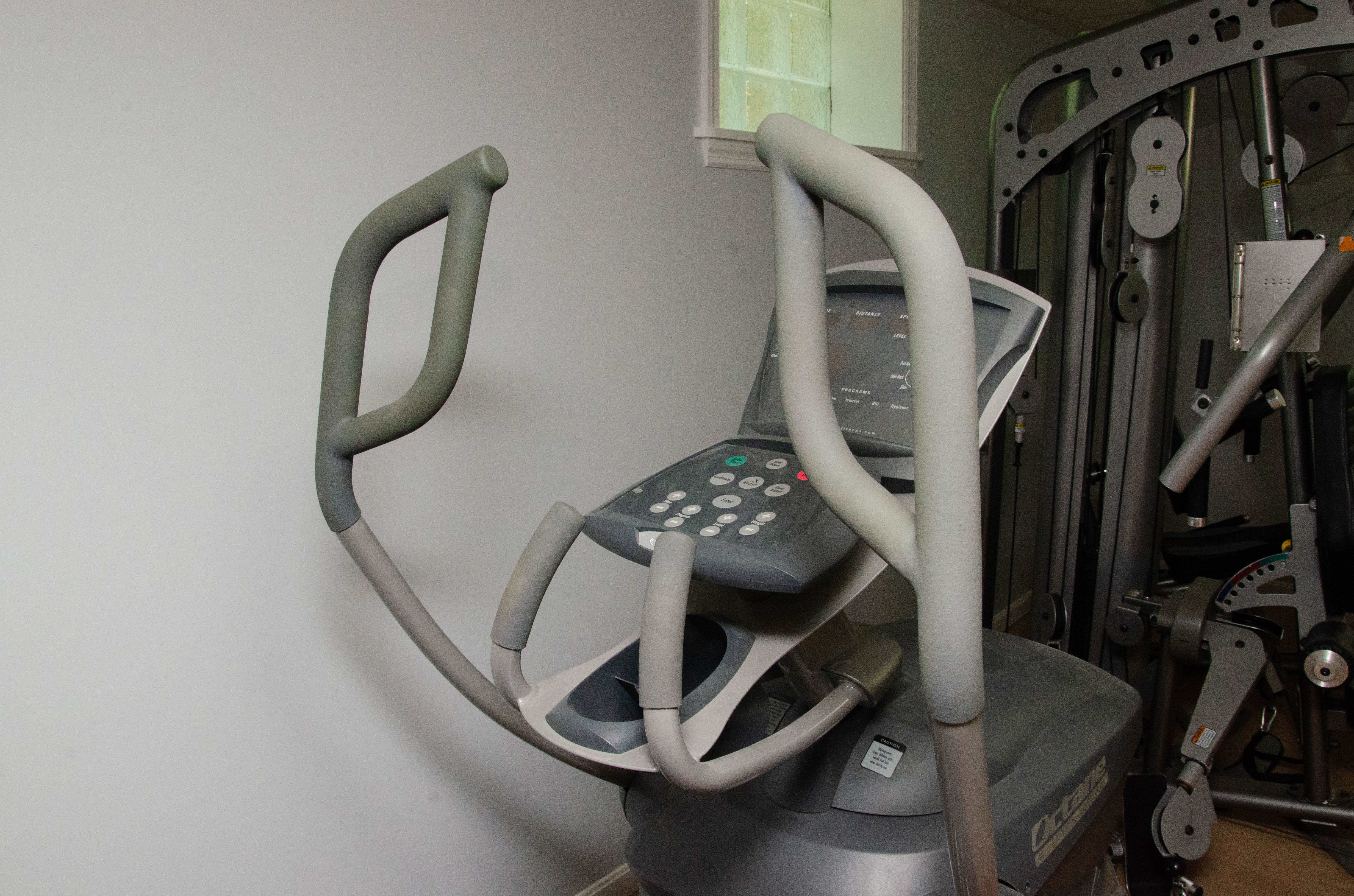 Octane Fitness "Q37" Elliptical Machine