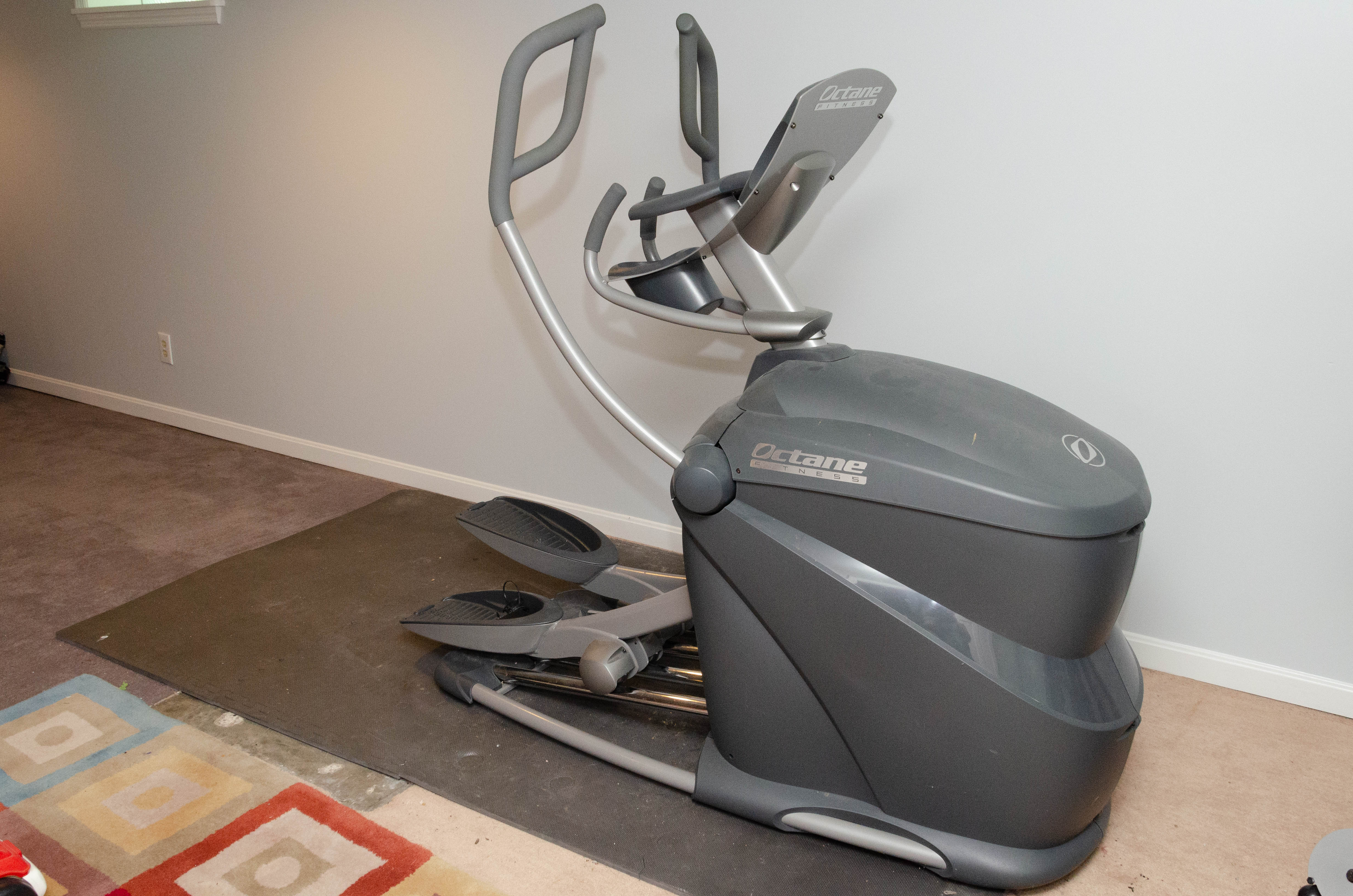 Octane Fitness "Q37" Elliptical Machine