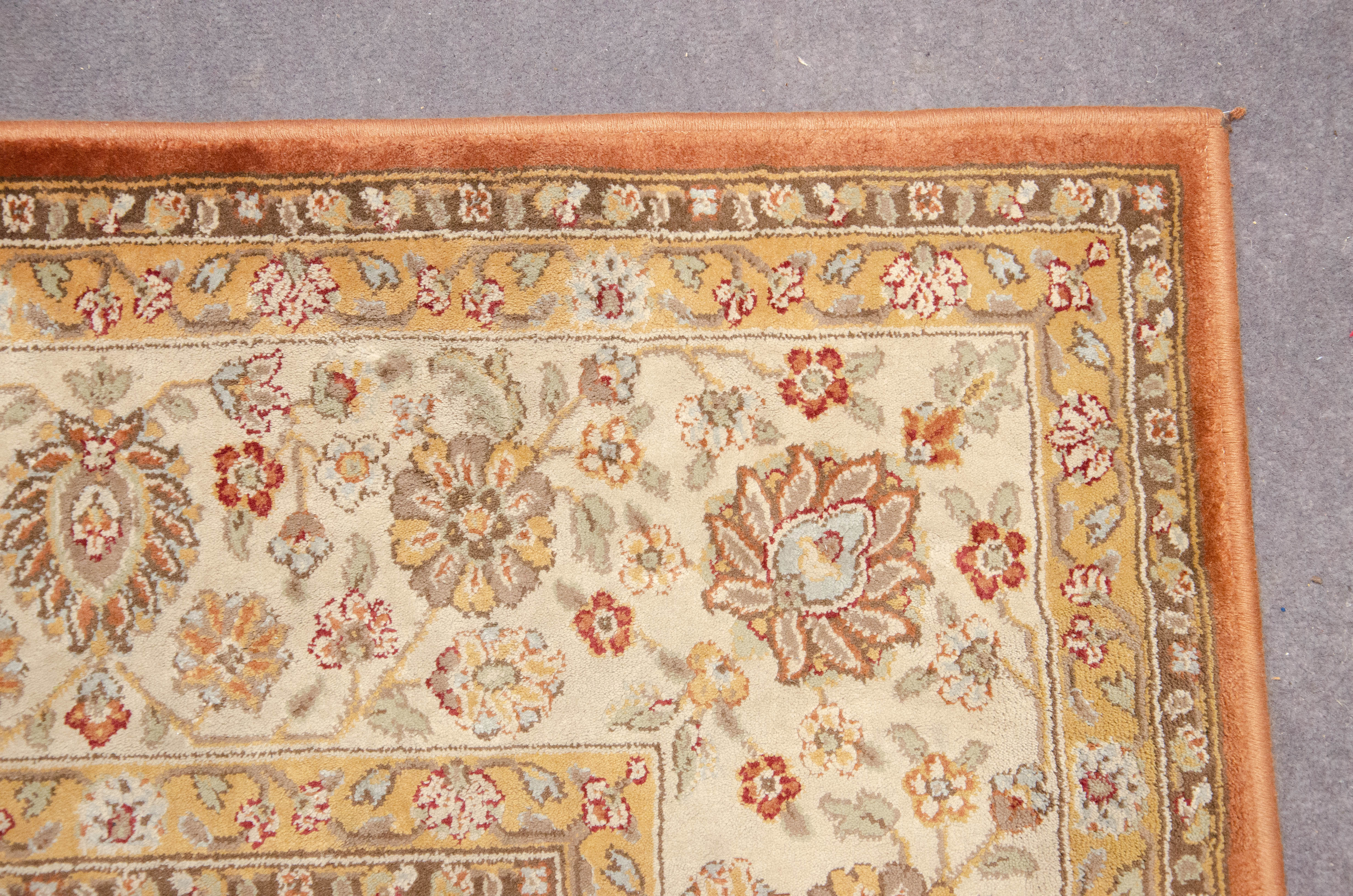 Machine-Made Marcella "Verona" Belgian Artificial Silk Area Rug